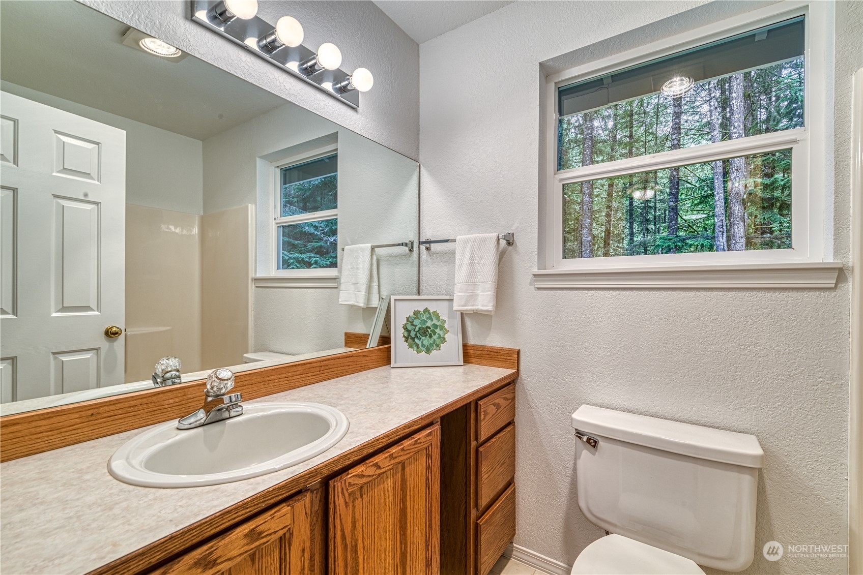 1611 England Lane NW