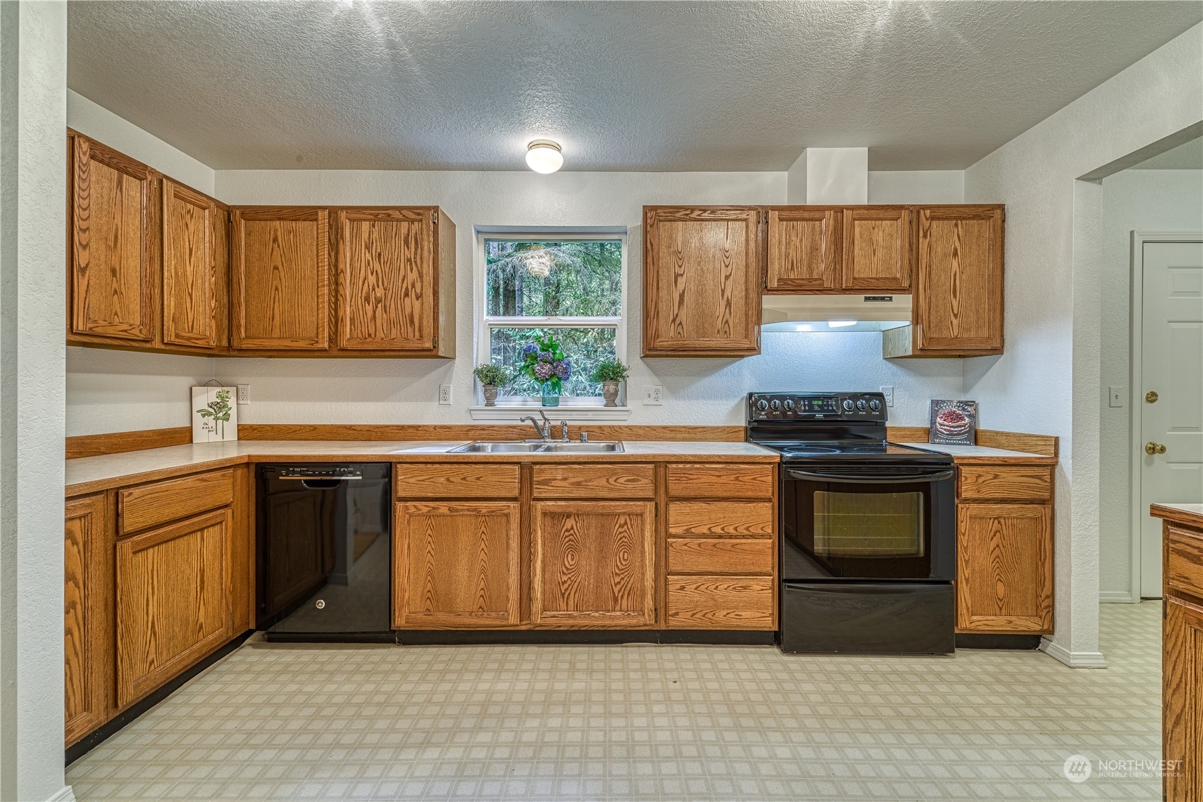 1611 England Lane NW