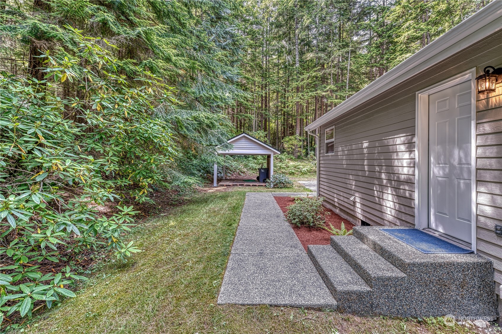 1611 England Lane NW