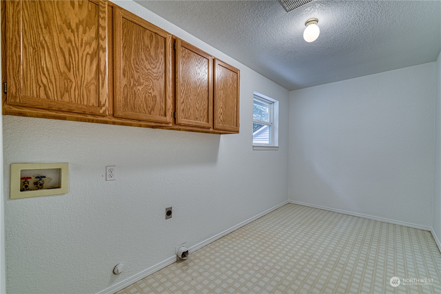 1611 England Lane NW