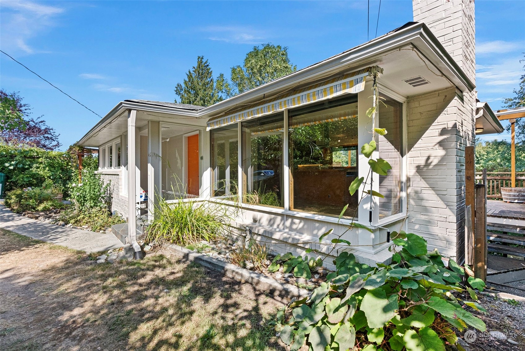 9538 44th Avenue NE