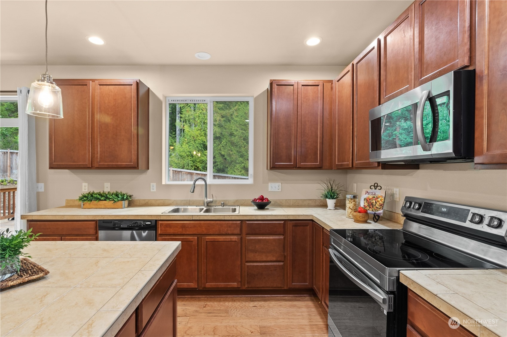 21886 NW Monterey Loop