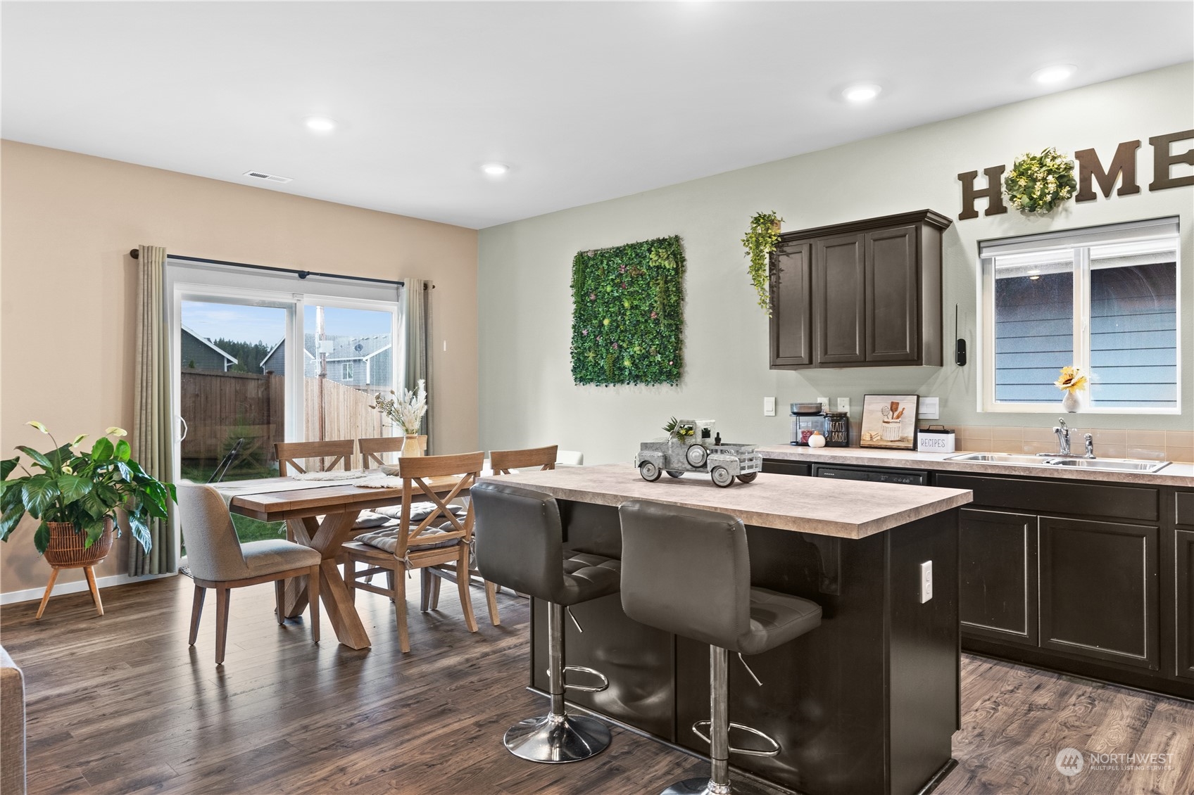 6436 Yorktown Place NE Unit: 25