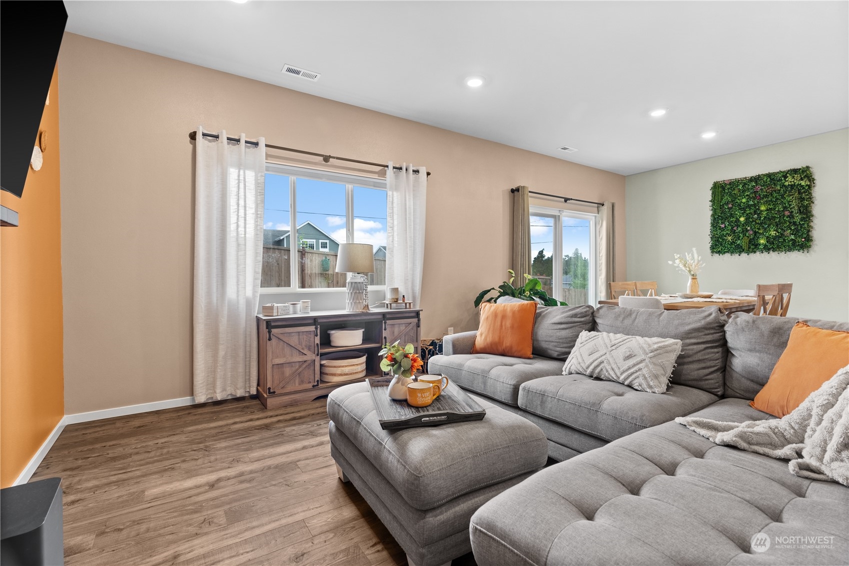 6436 Yorktown Place NE Unit: 25