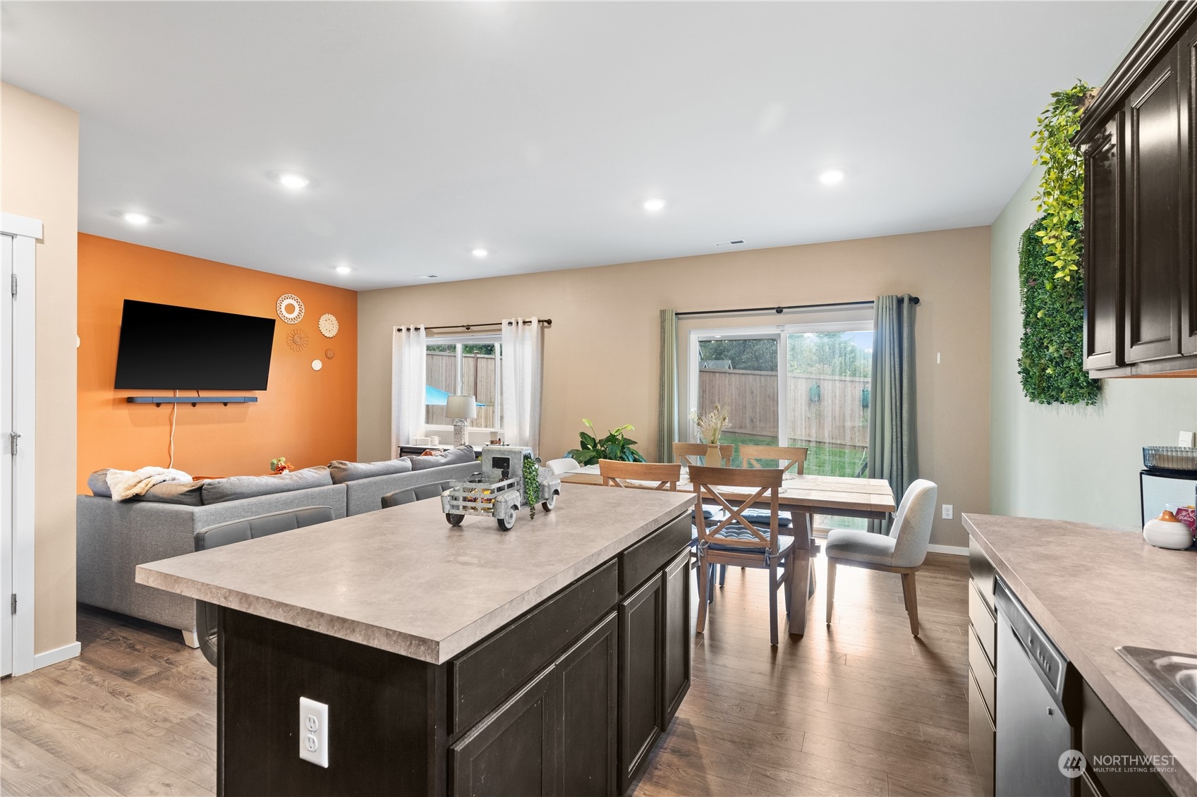 6436 Yorktown Place NE Unit: 25