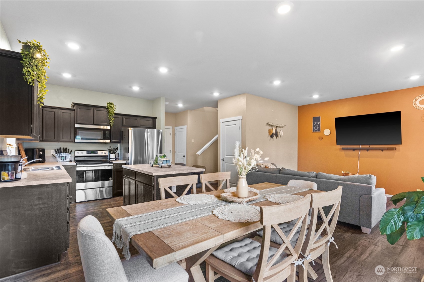 6436 Yorktown Place NE Unit: 25