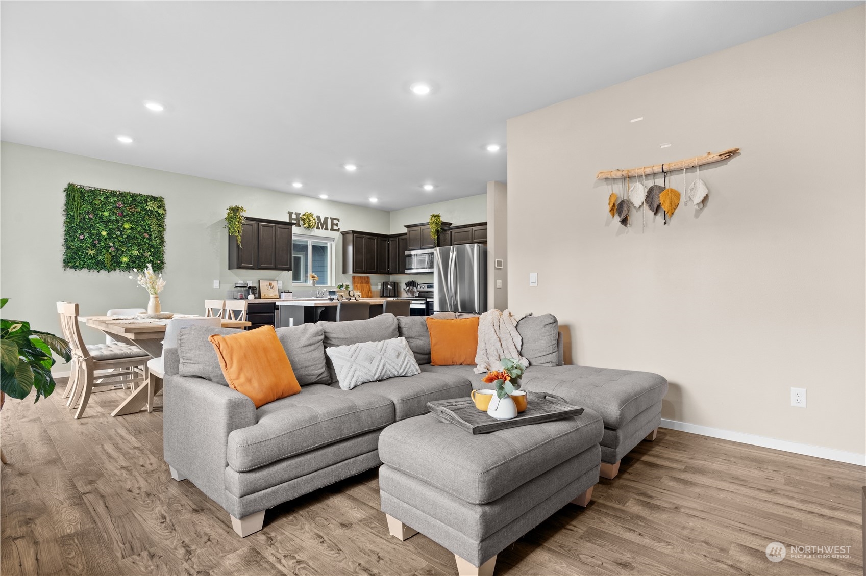 6436 Yorktown Place NE Unit: 25
