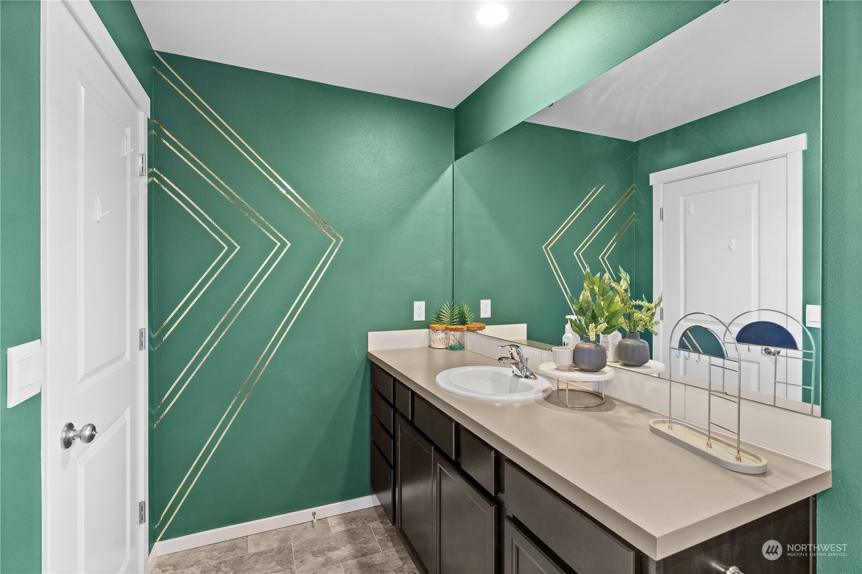 6436 Yorktown Place NE Unit: 25