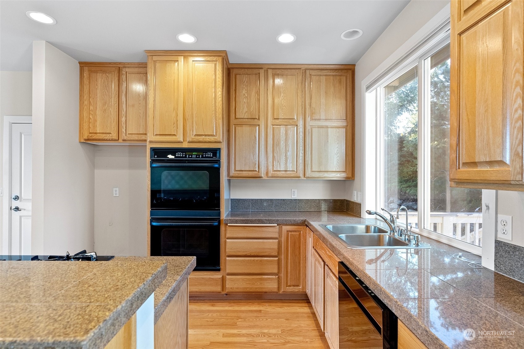 7861 Amethyst Loop NW