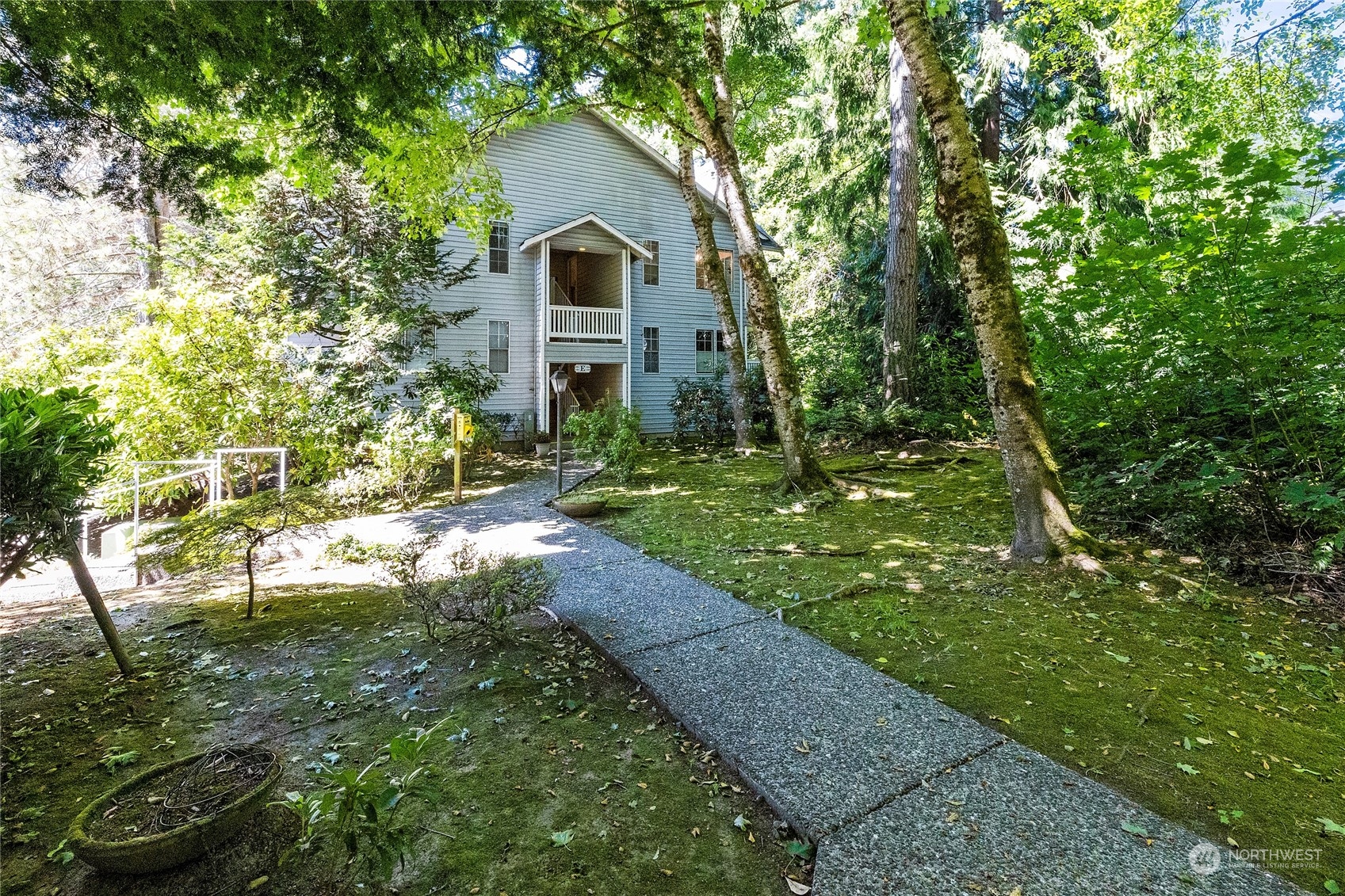 7601 Concord Lane NE Unit: E 204