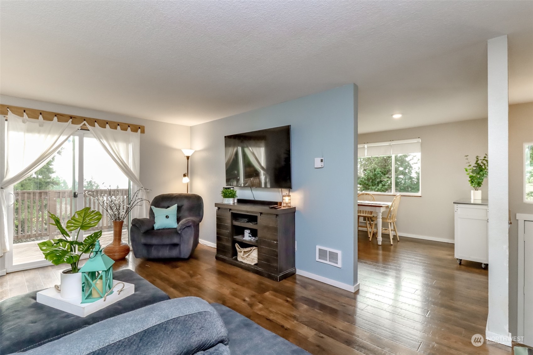 111 NE Rainier Place S