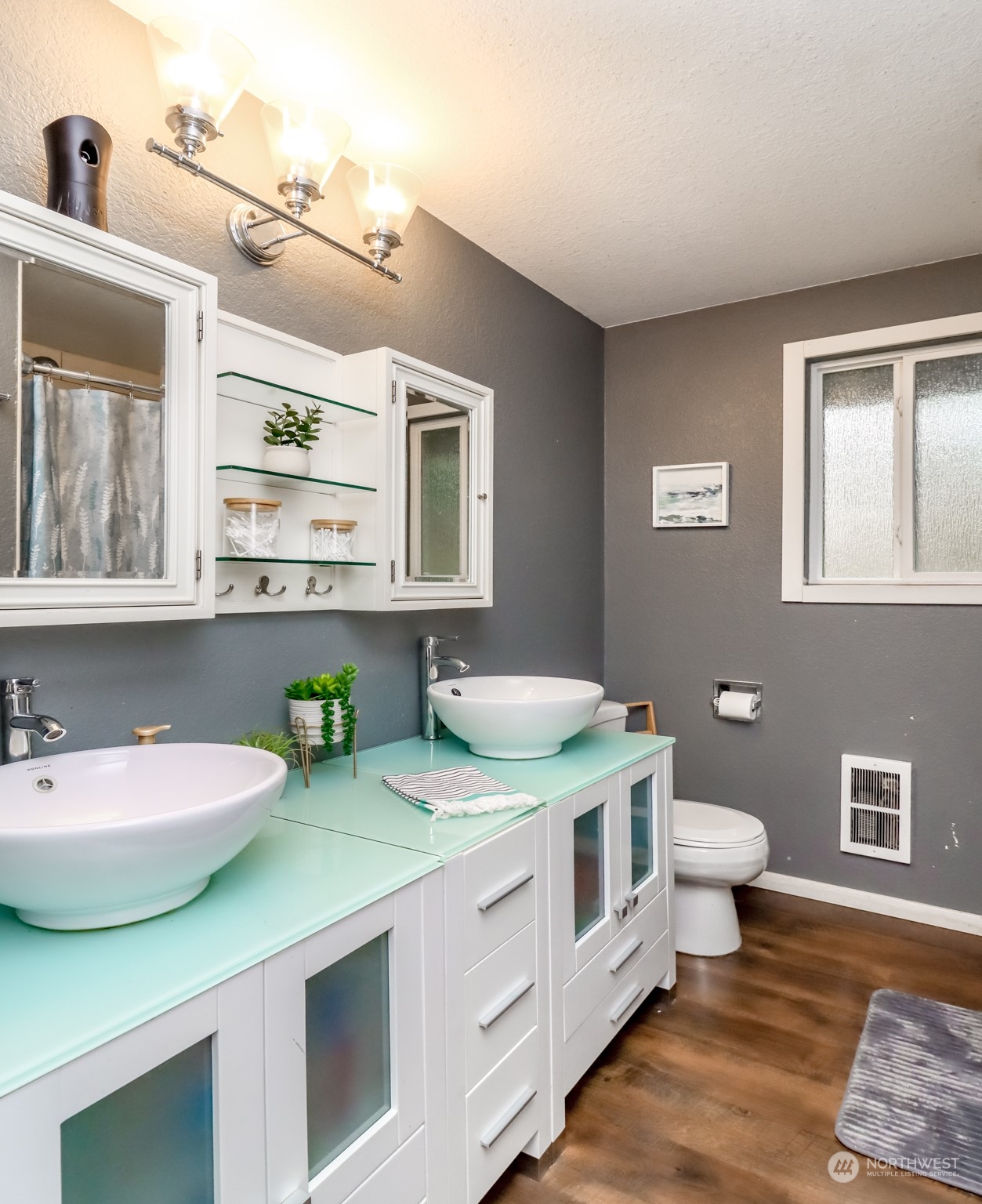 111 NE Rainier Place S