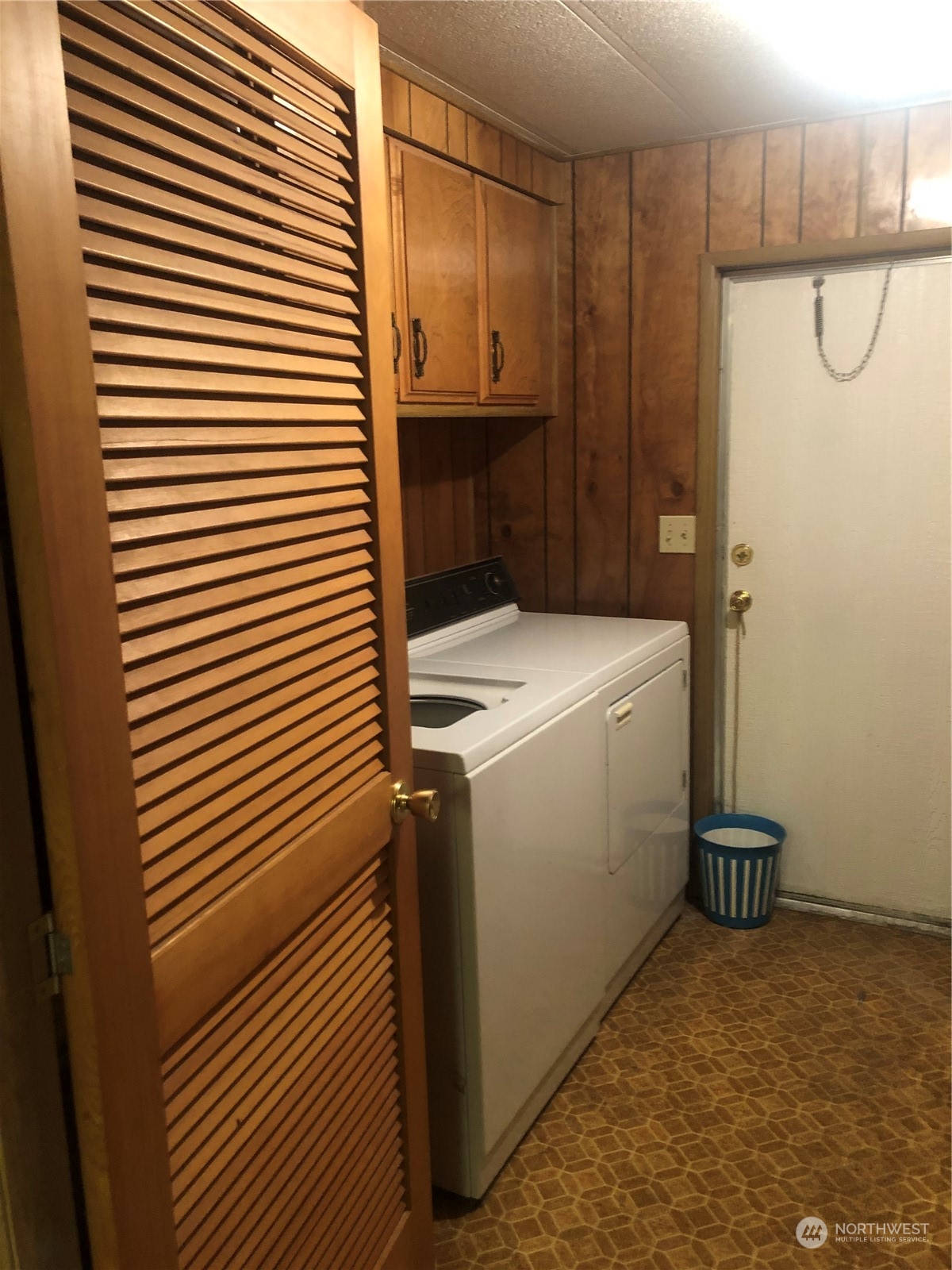 2410 Leisure Lane