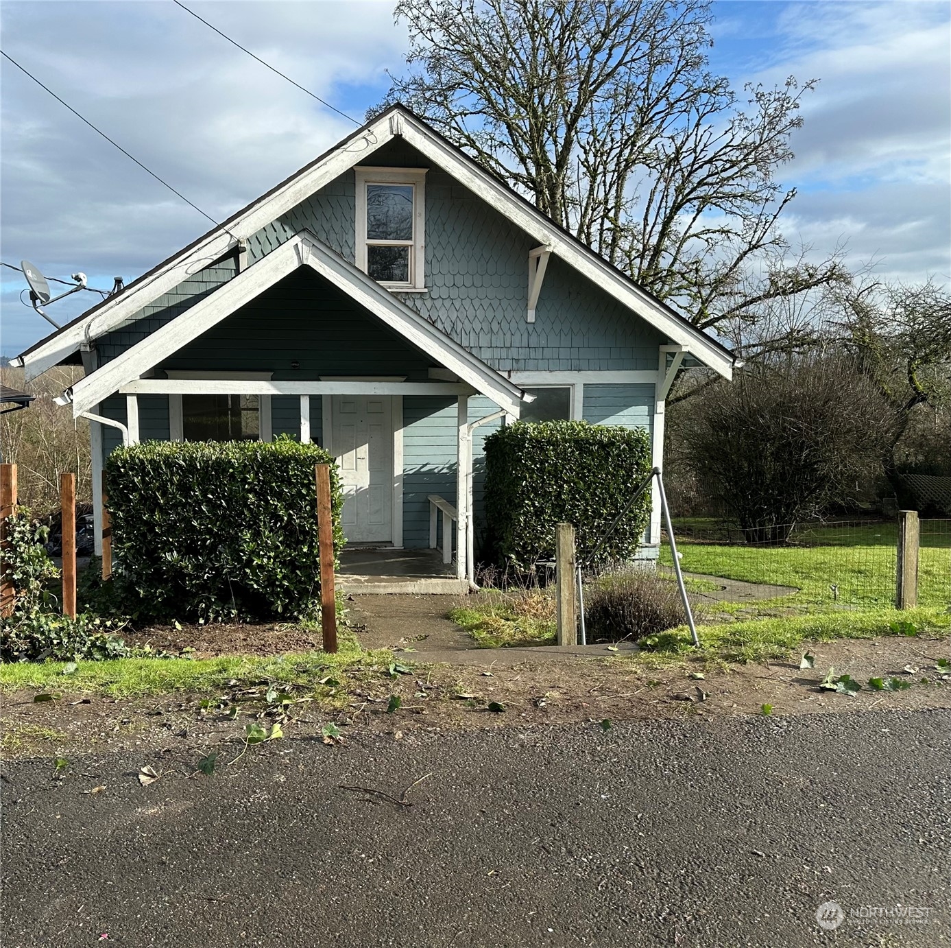 3315 E Grandview Avenue