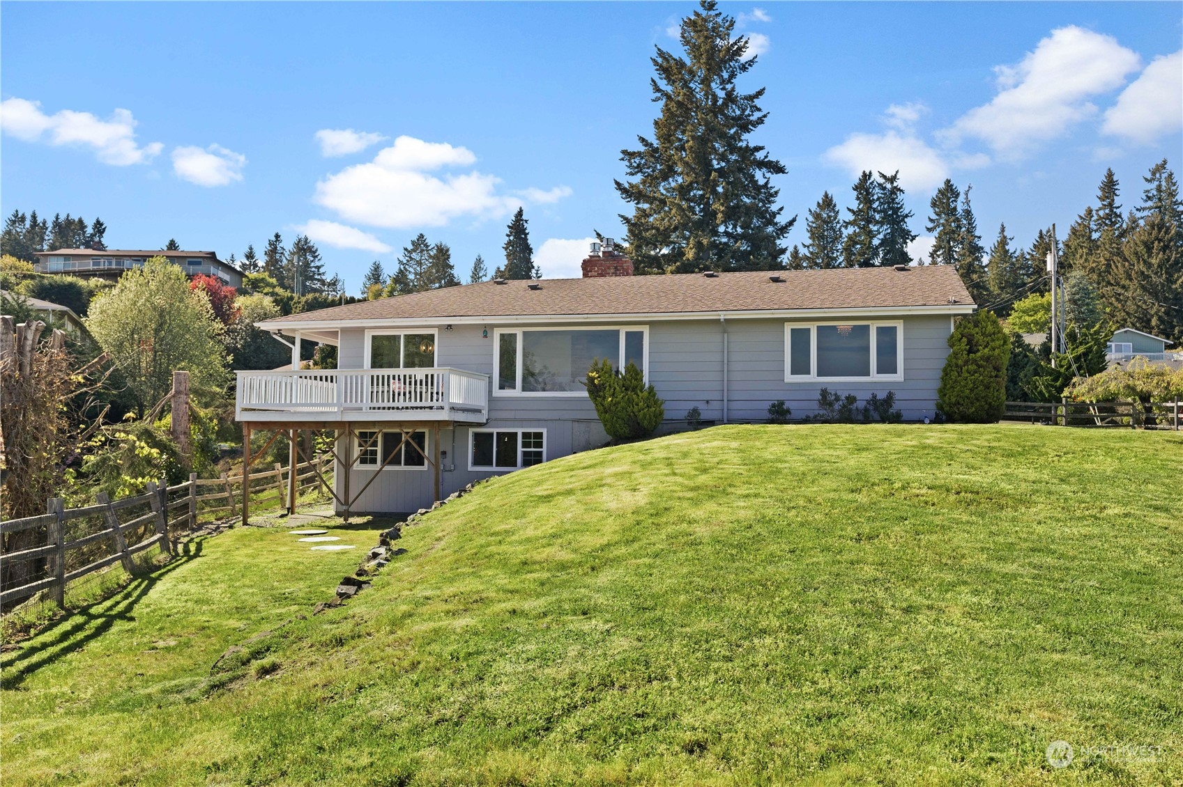1306 Madrona Way NW