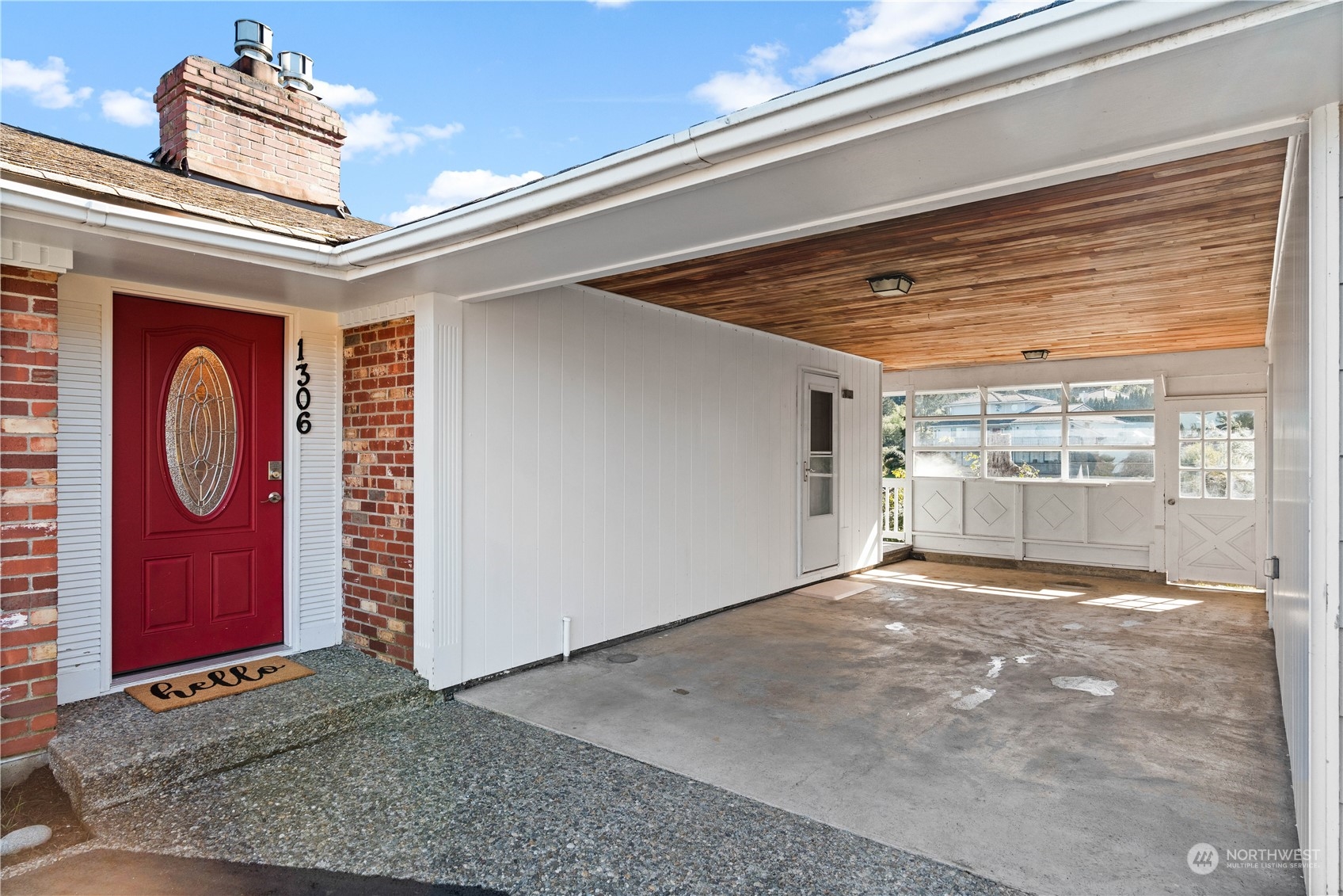 1306 Madrona Way NW