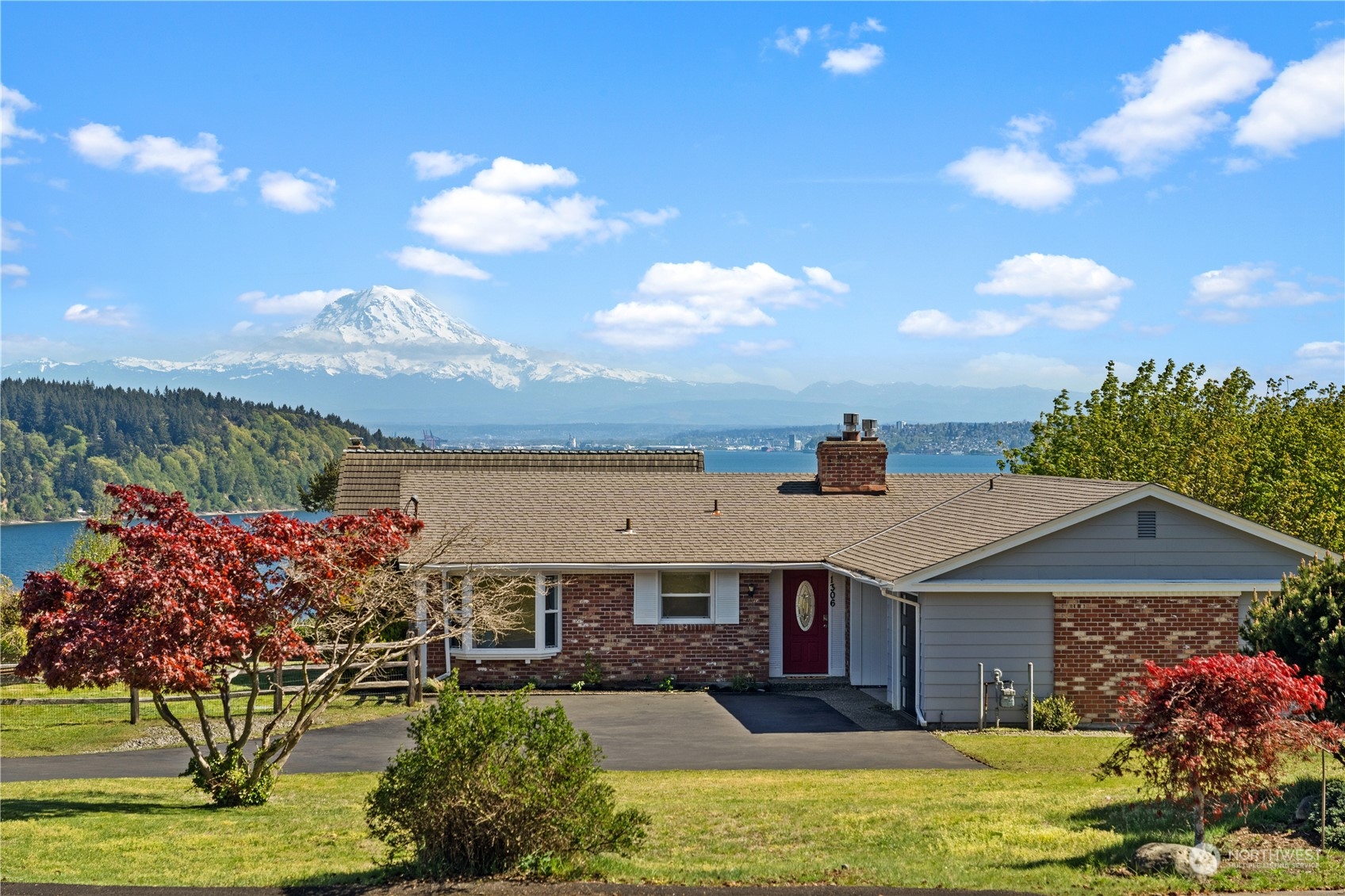 1306 Madrona Way NW