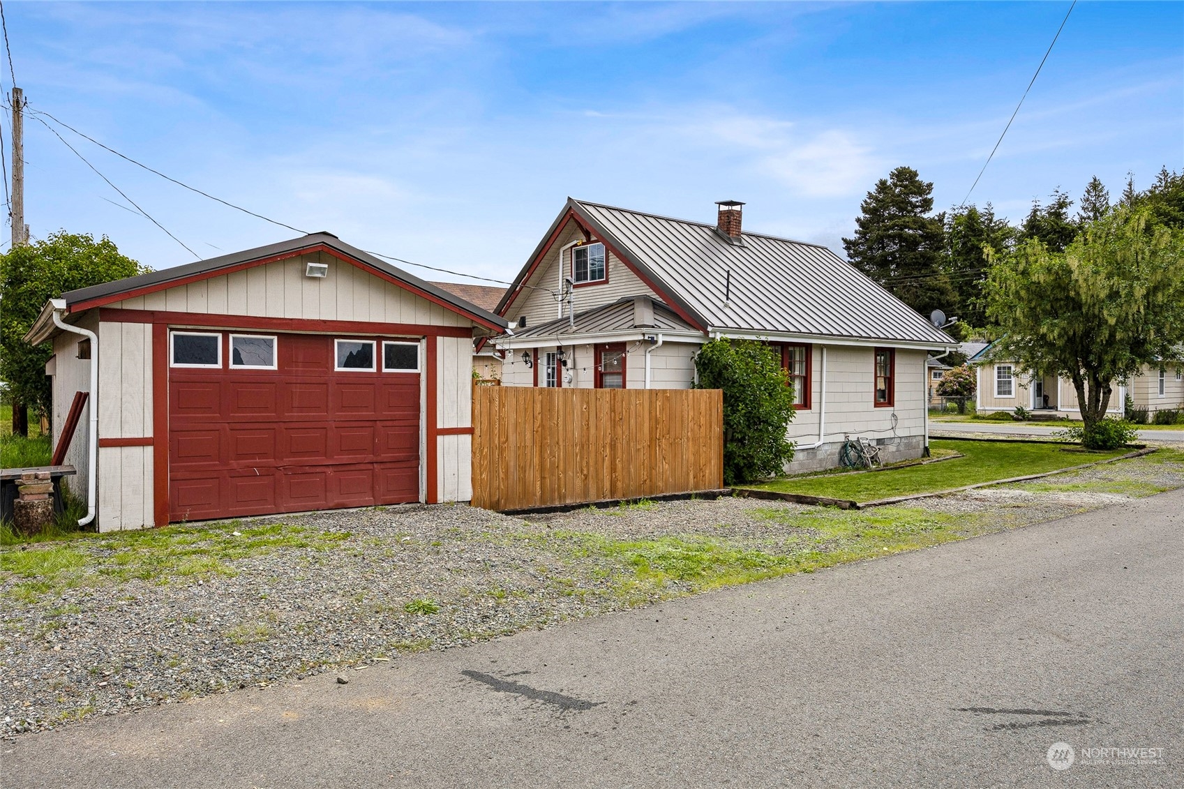 271 Stanford Ave