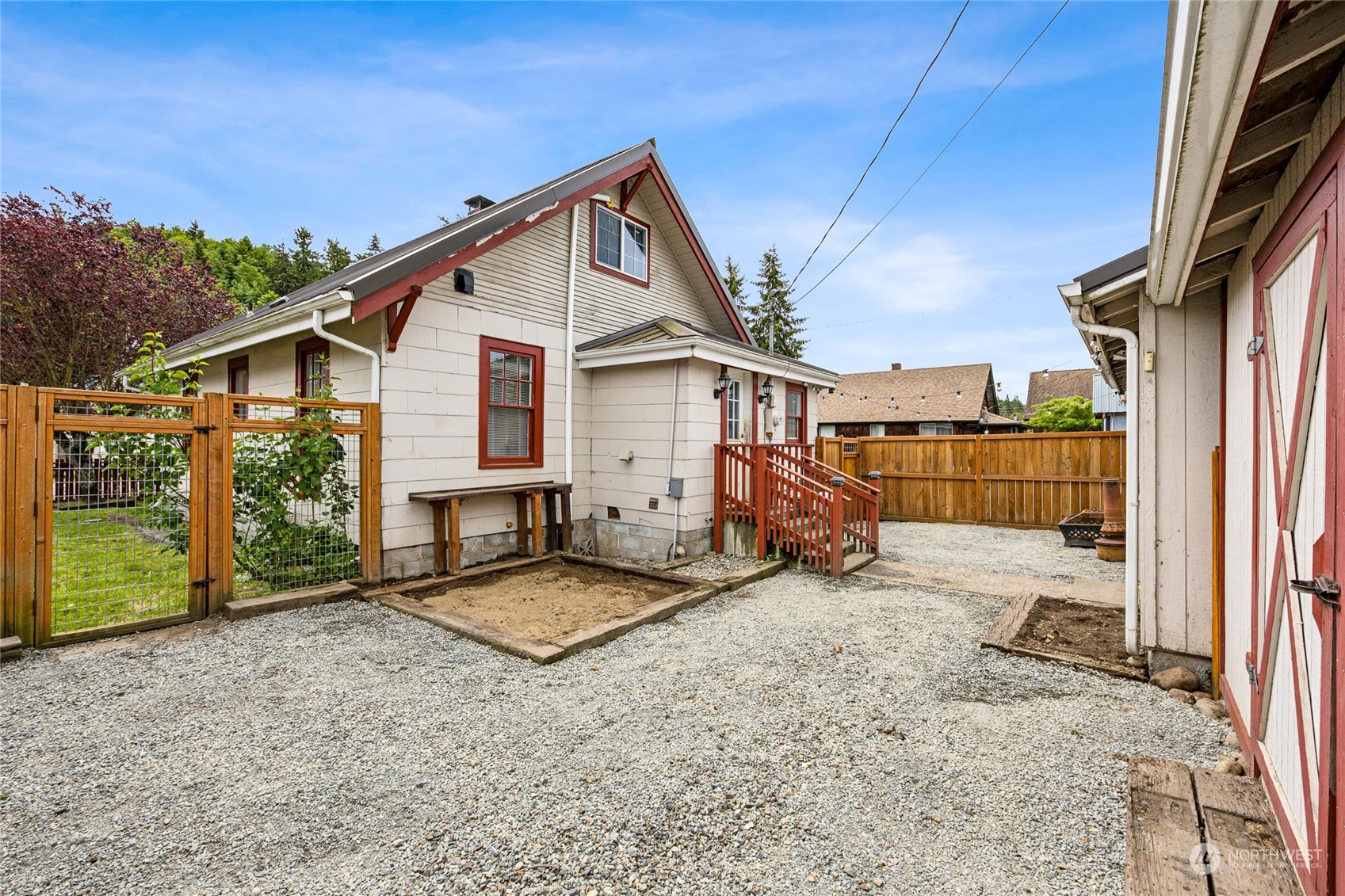 271 Stanford Ave