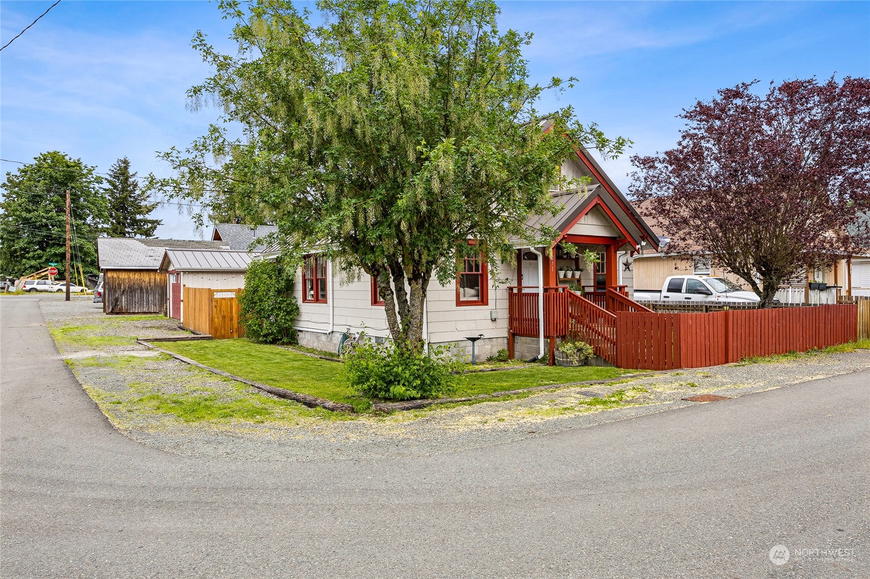 271 Stanford Ave