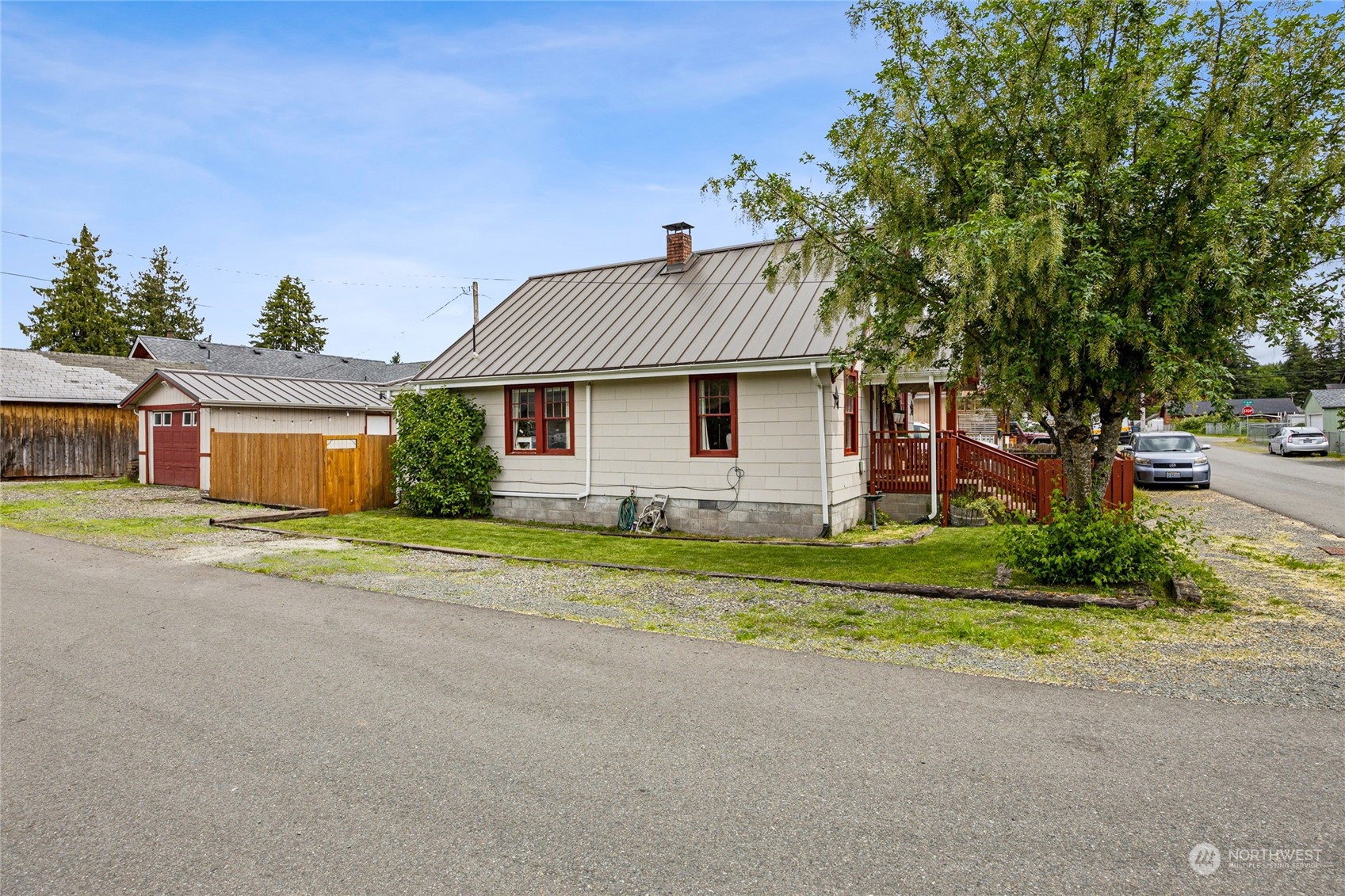 271 Stanford Ave