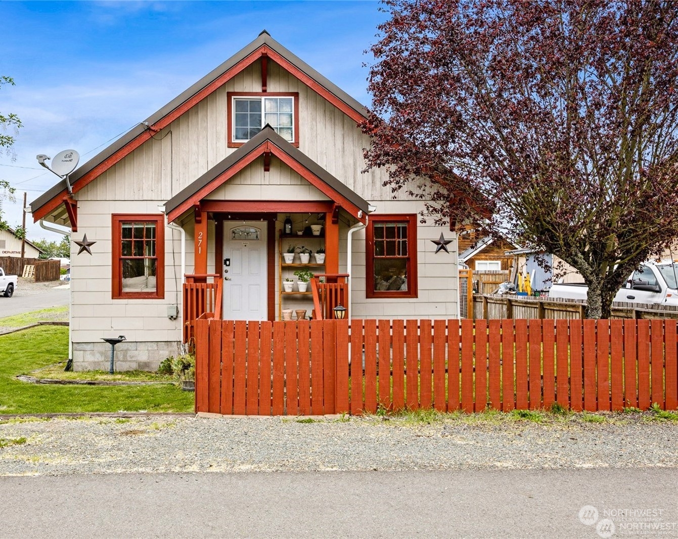 271 Stanford Ave