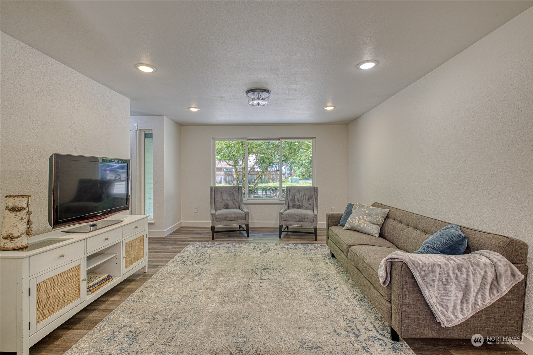 758 Island Boulevard