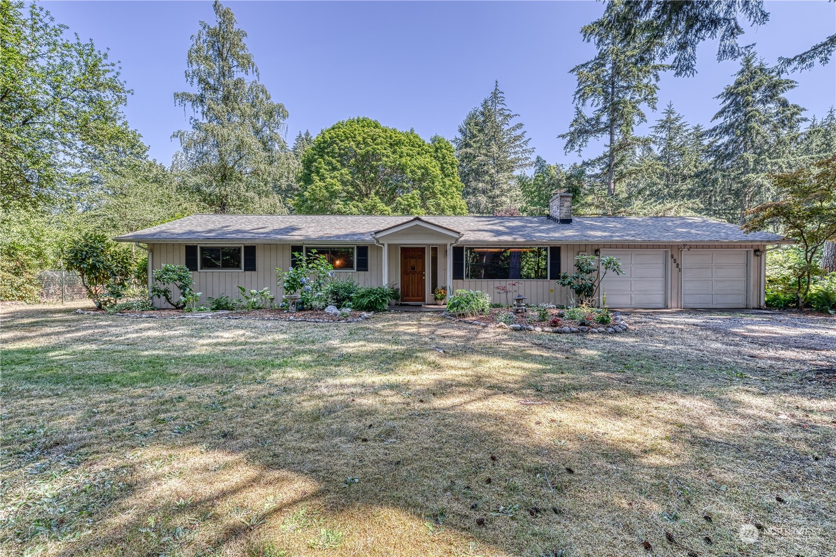 6521 Ray Nash Drive NW