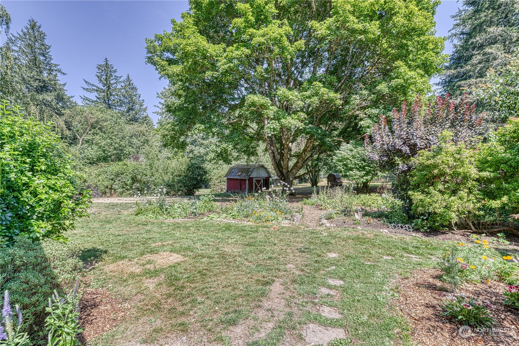 6521 Ray Nash Drive NW