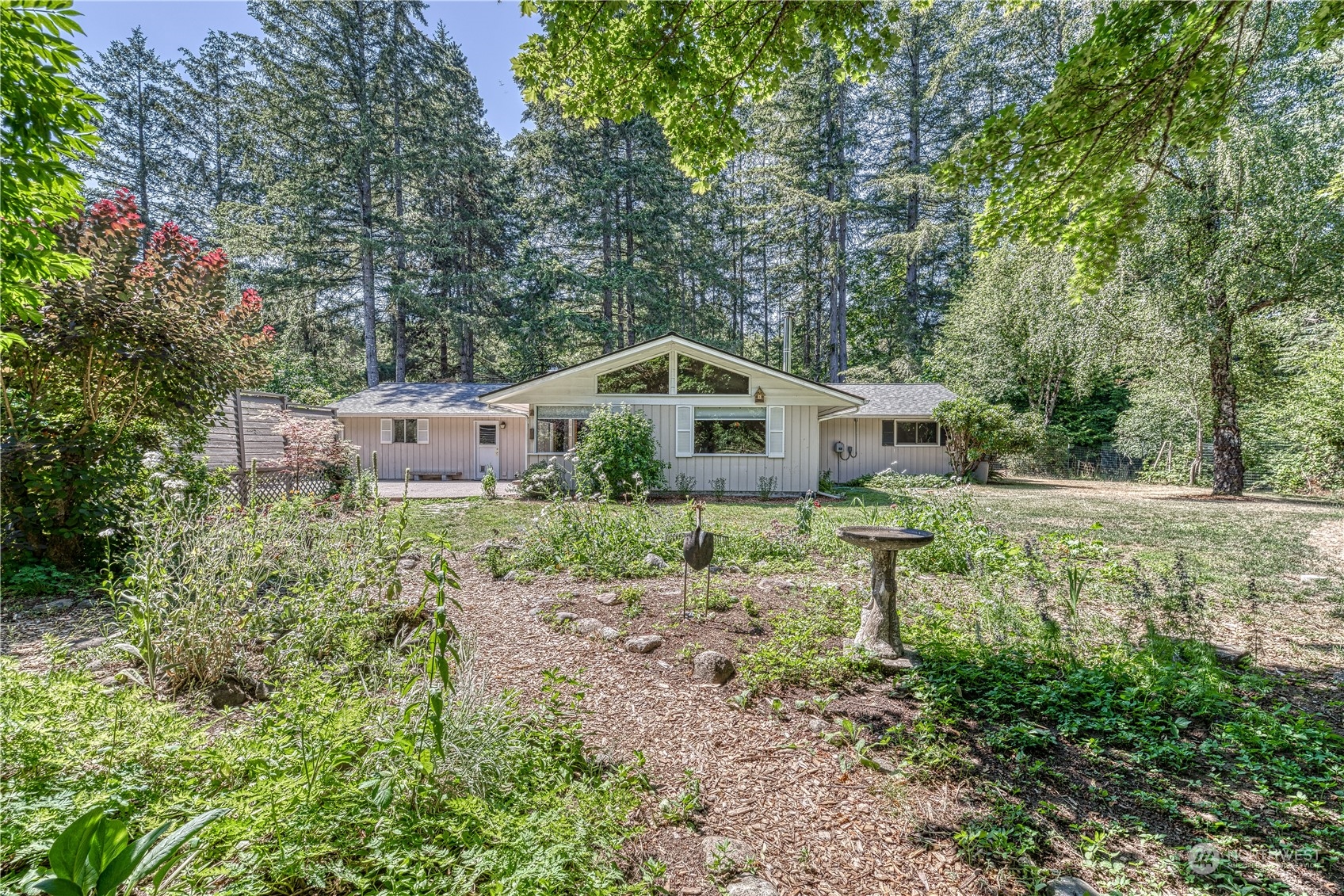 6521 Ray Nash Drive NW