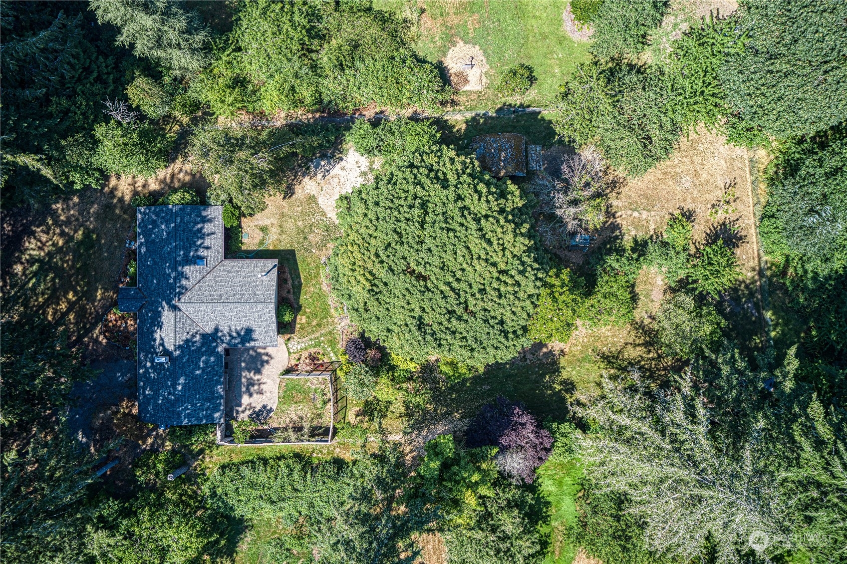 6521 Ray Nash Drive NW