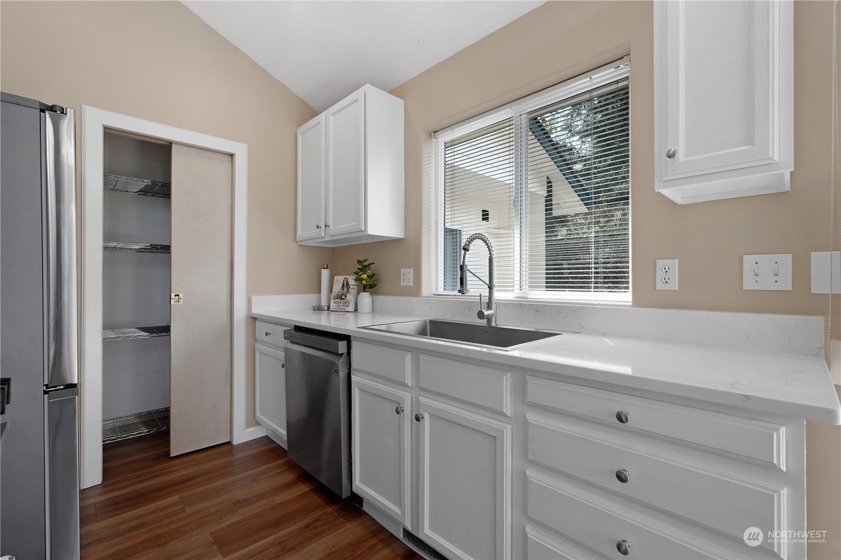 71 E Overlook Place
