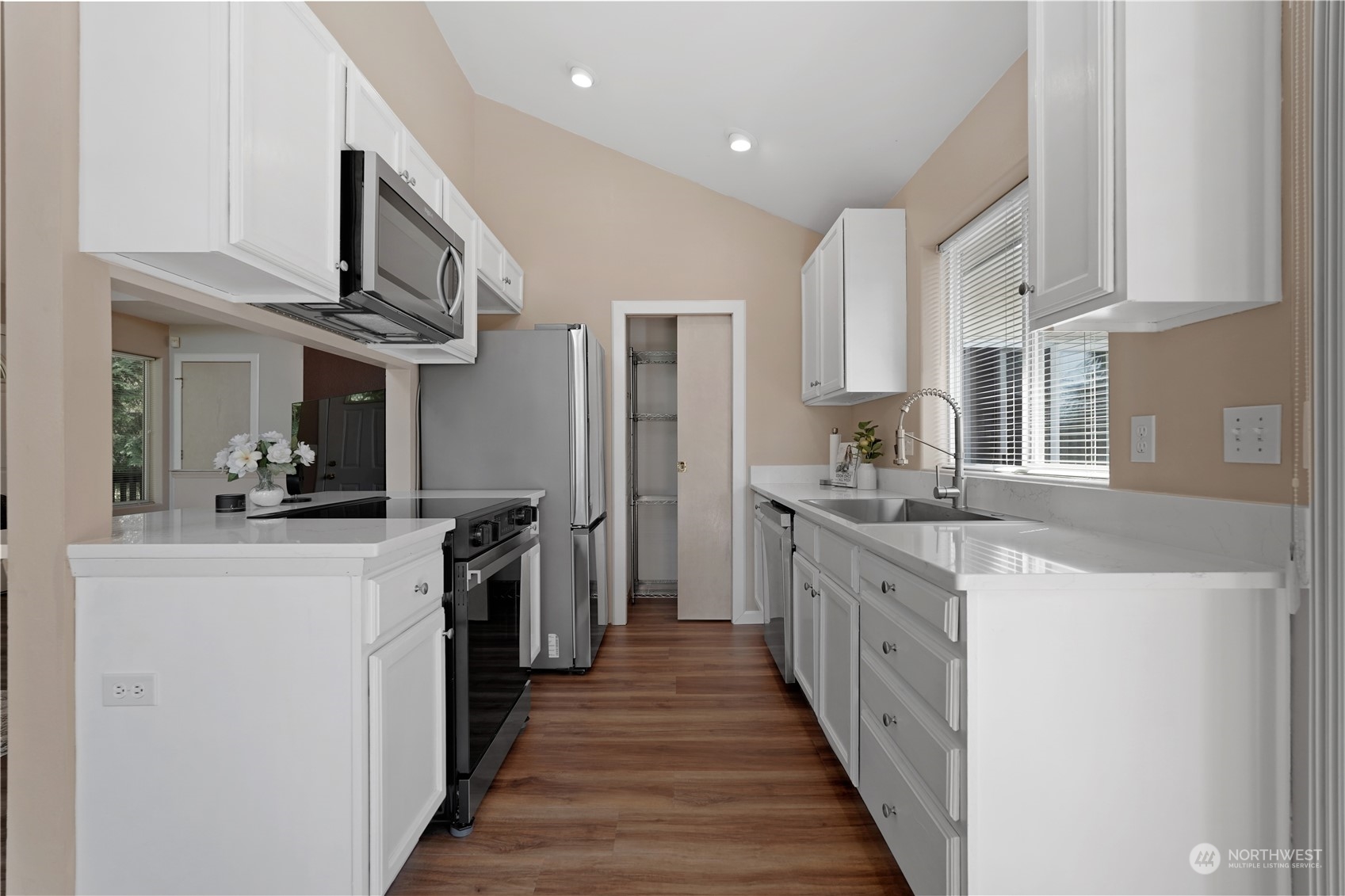 71 E Overlook Place