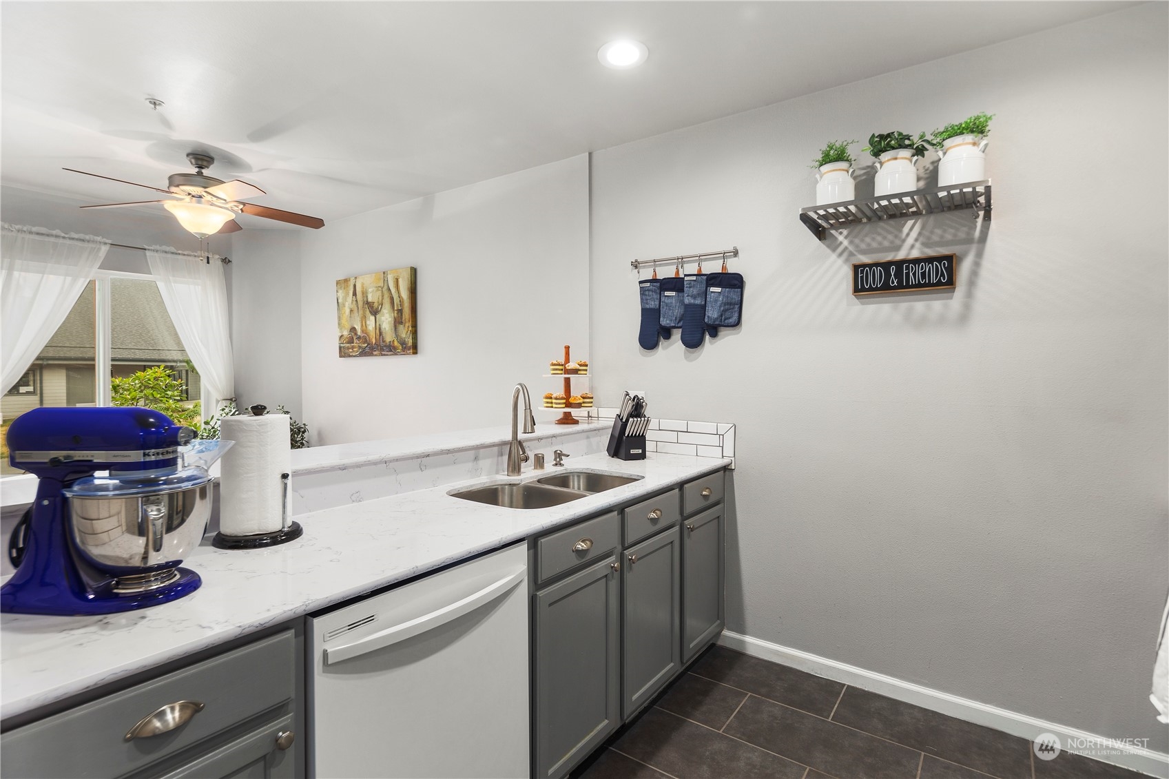 15815 Admiralty Way Unit: A6
