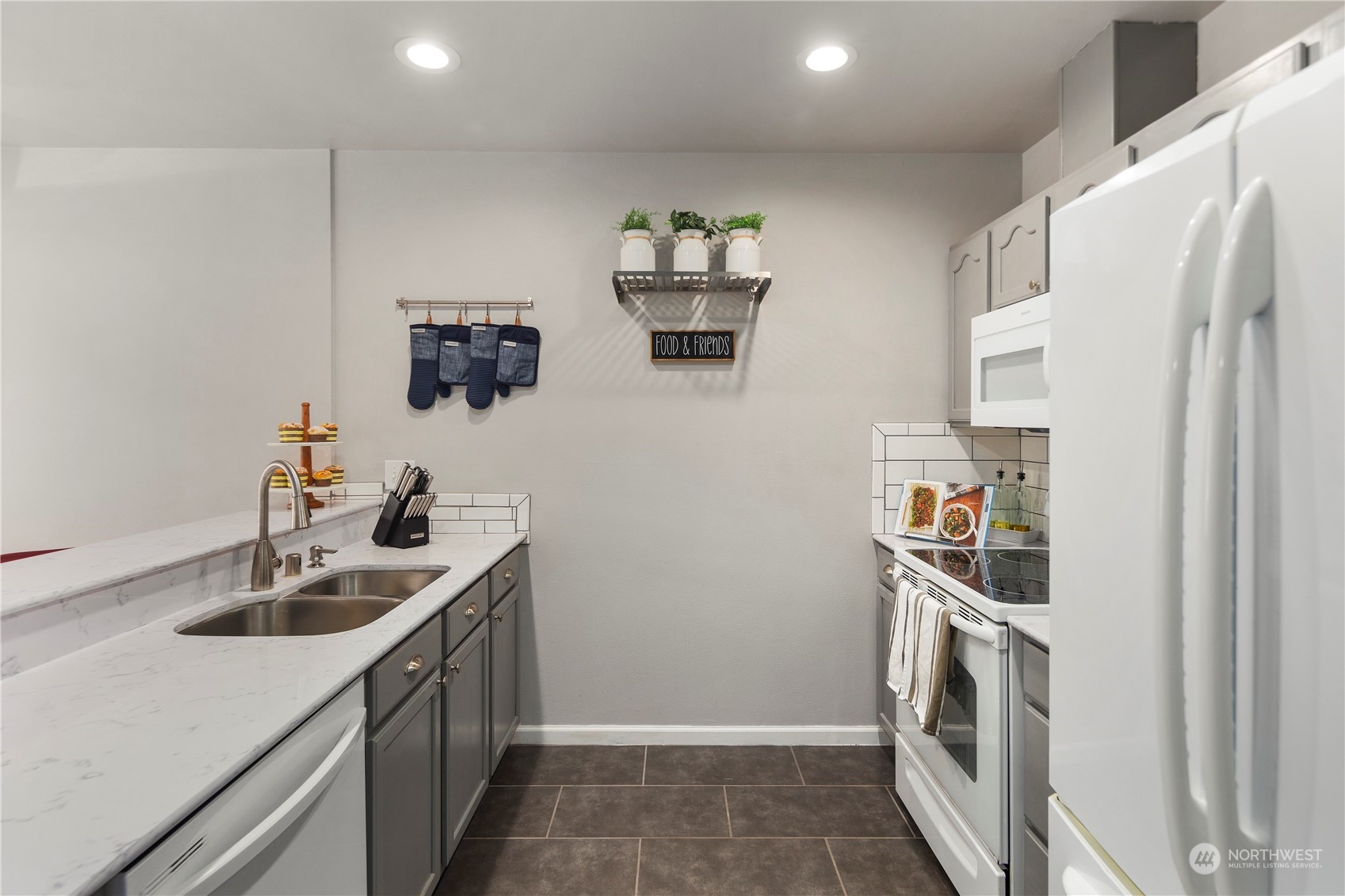 15815 Admiralty Way Unit: A6