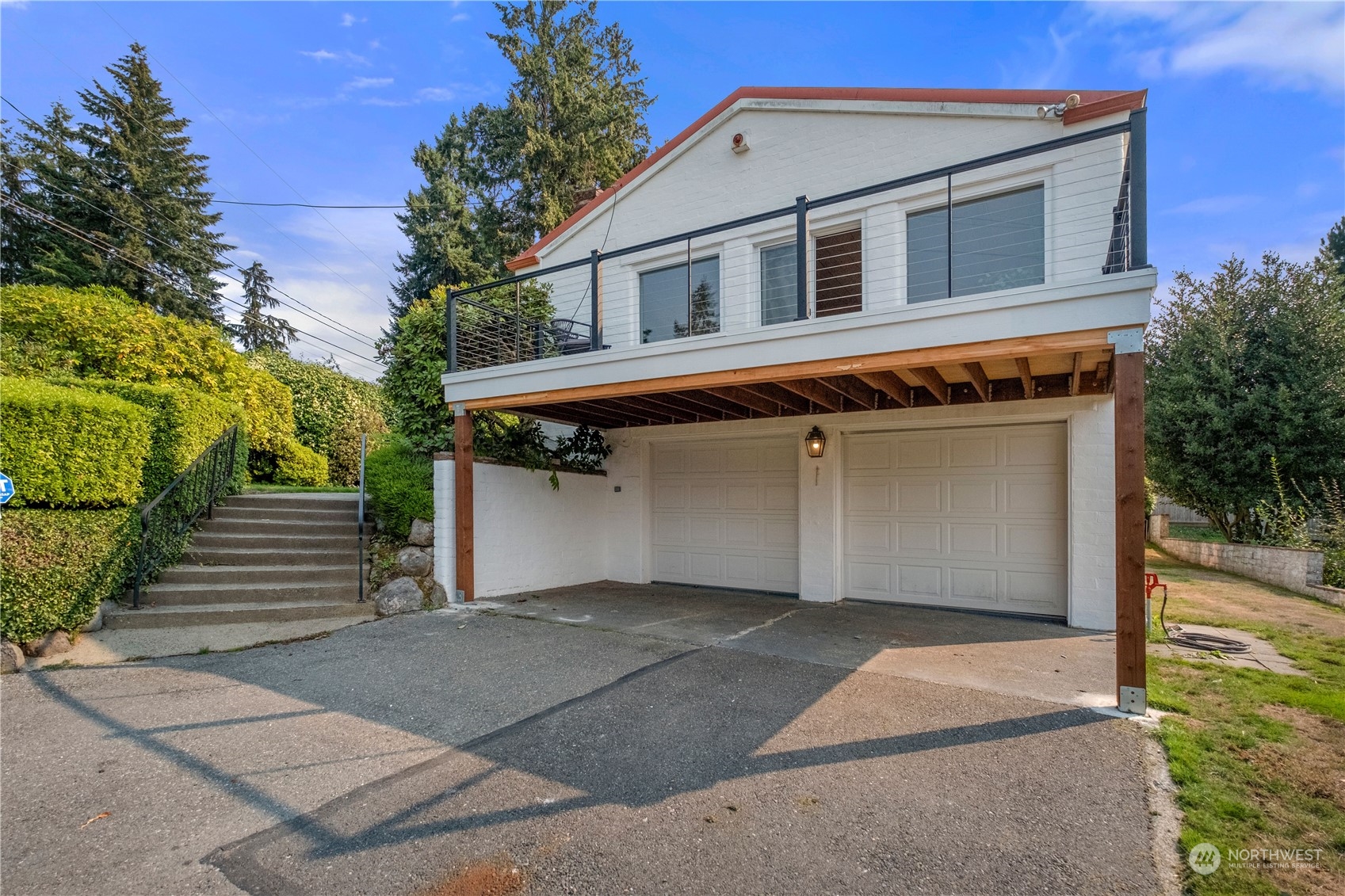 2740 Parkway Drive W