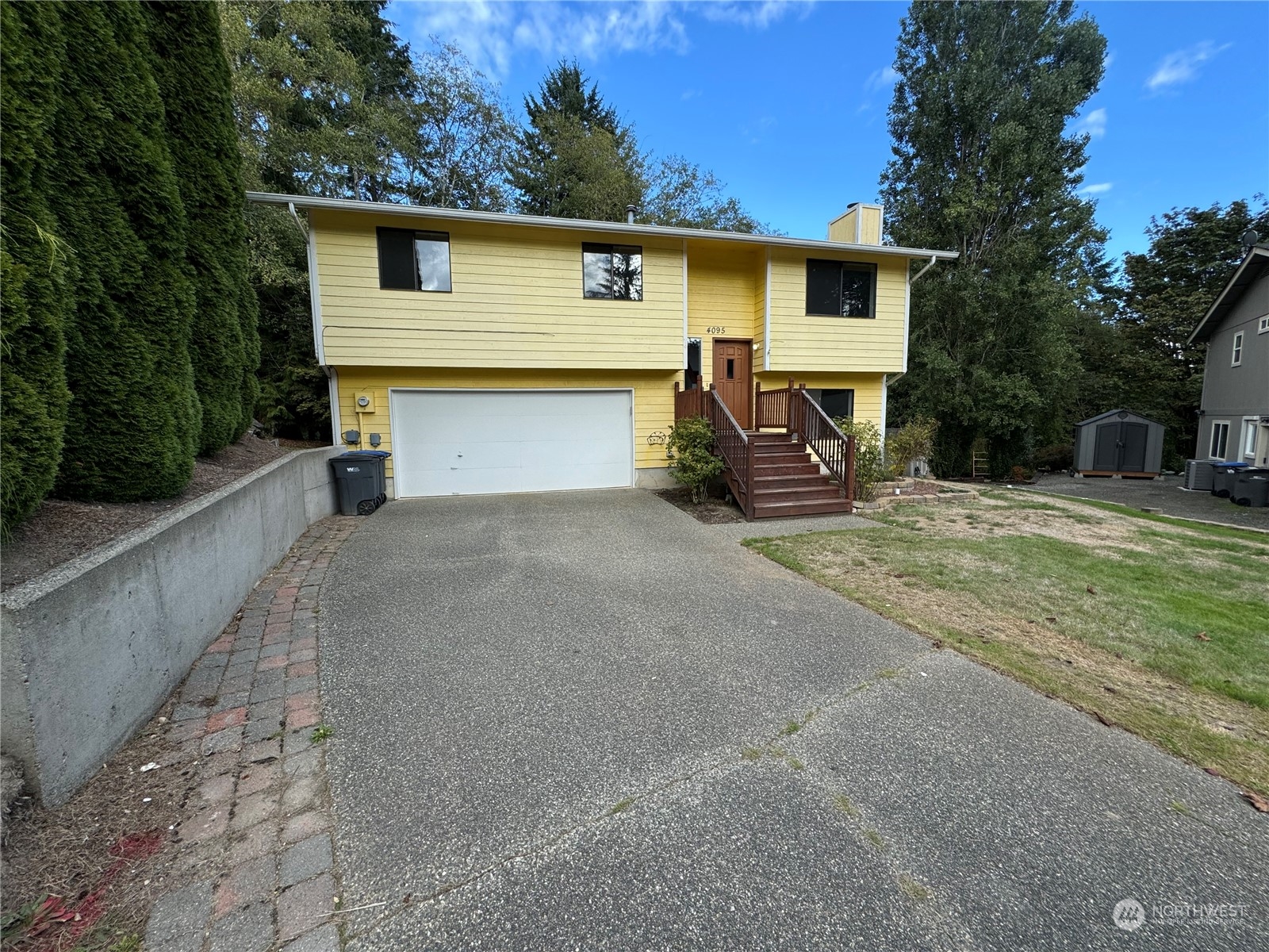 4095 SE Earls Court