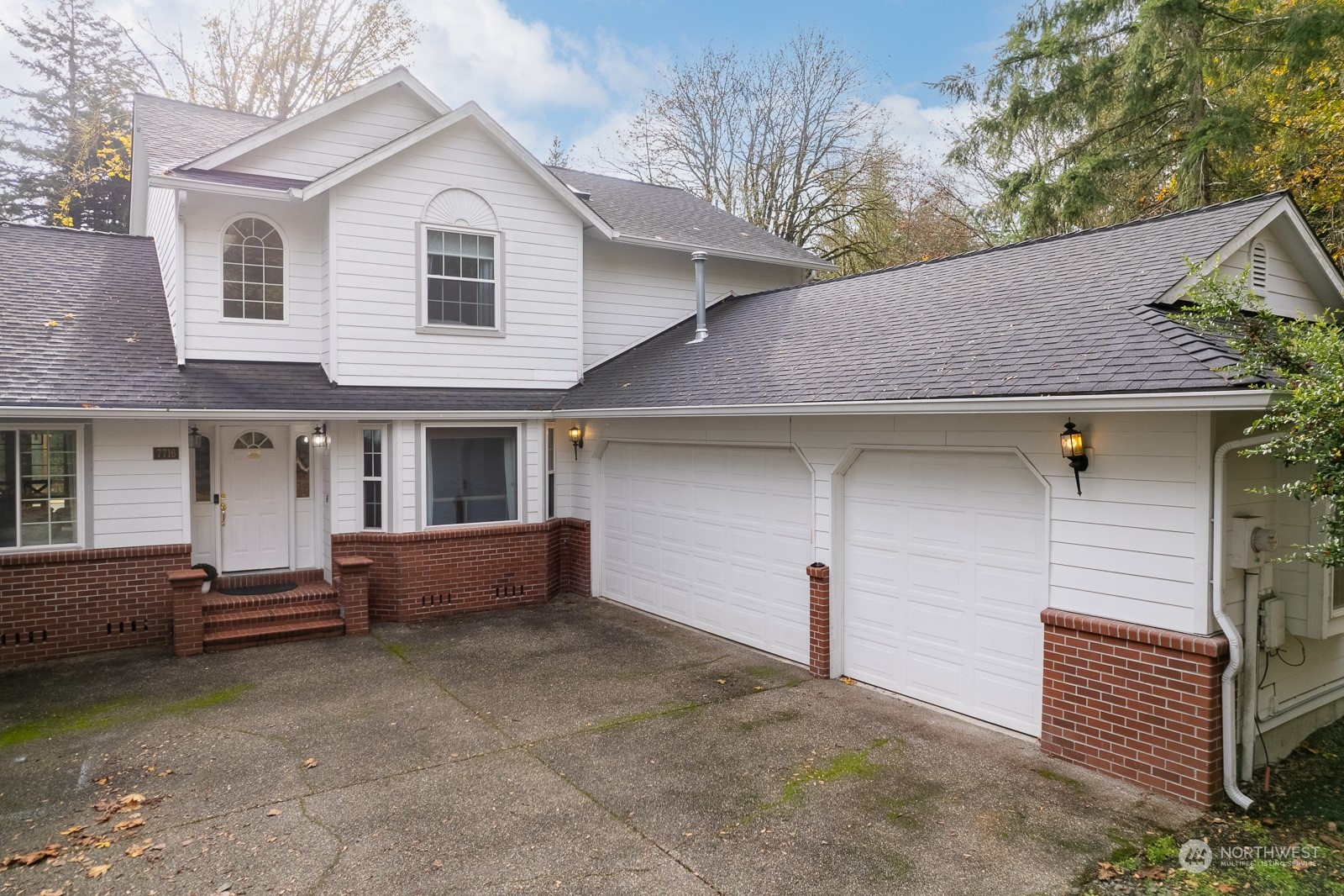 7716 Fairview Road SW