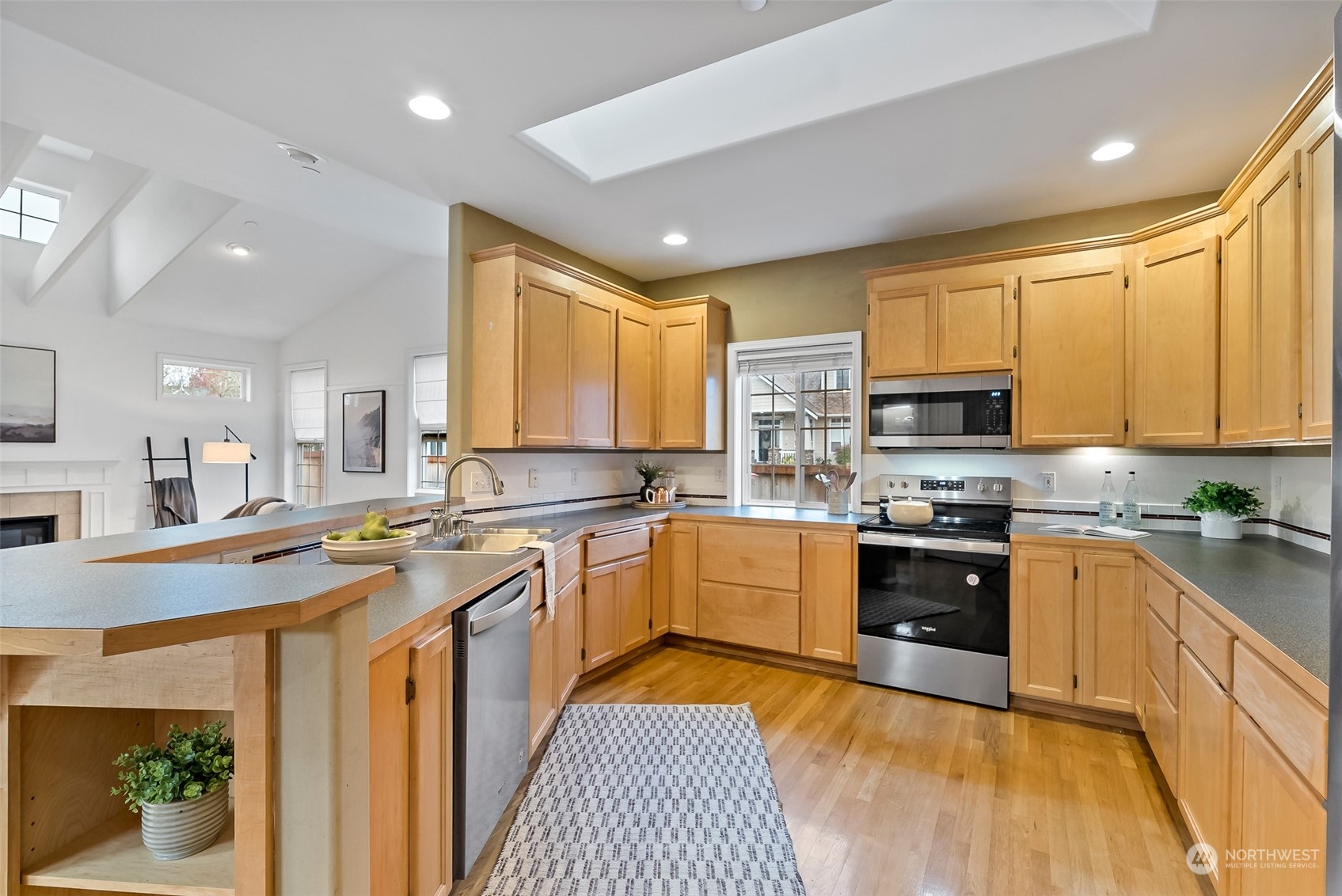 1461 Latham Court