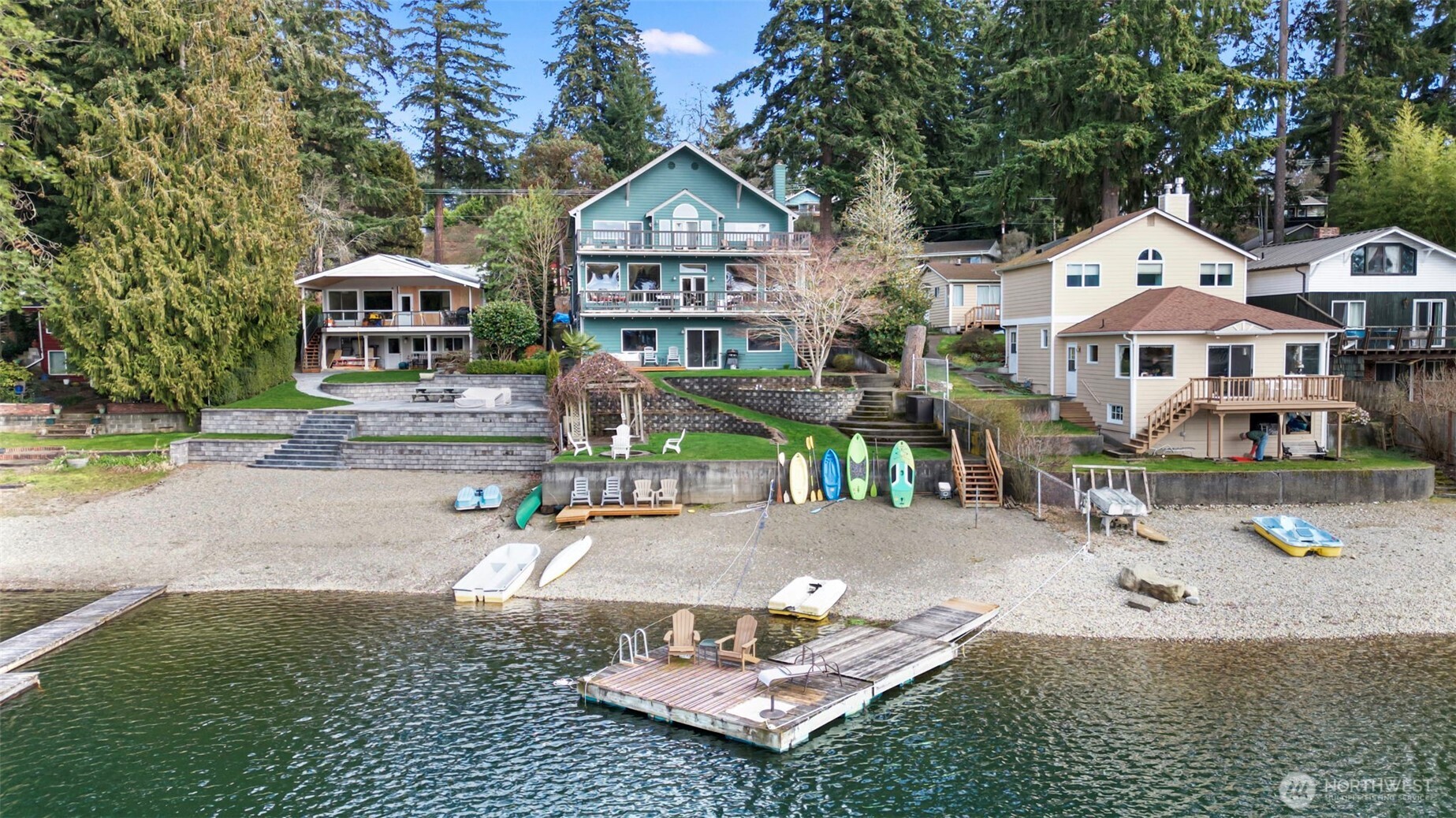 216 Lake Louise Drive SW