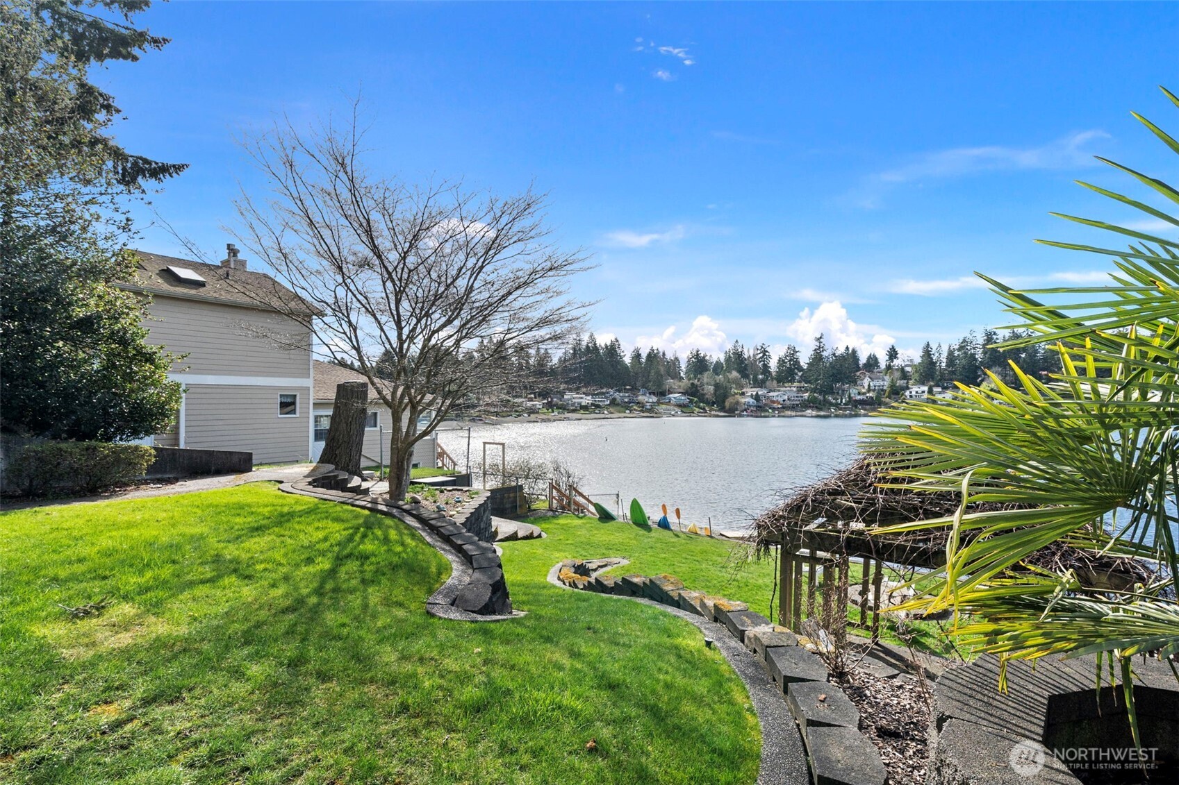 216 Lake Louise Drive SW