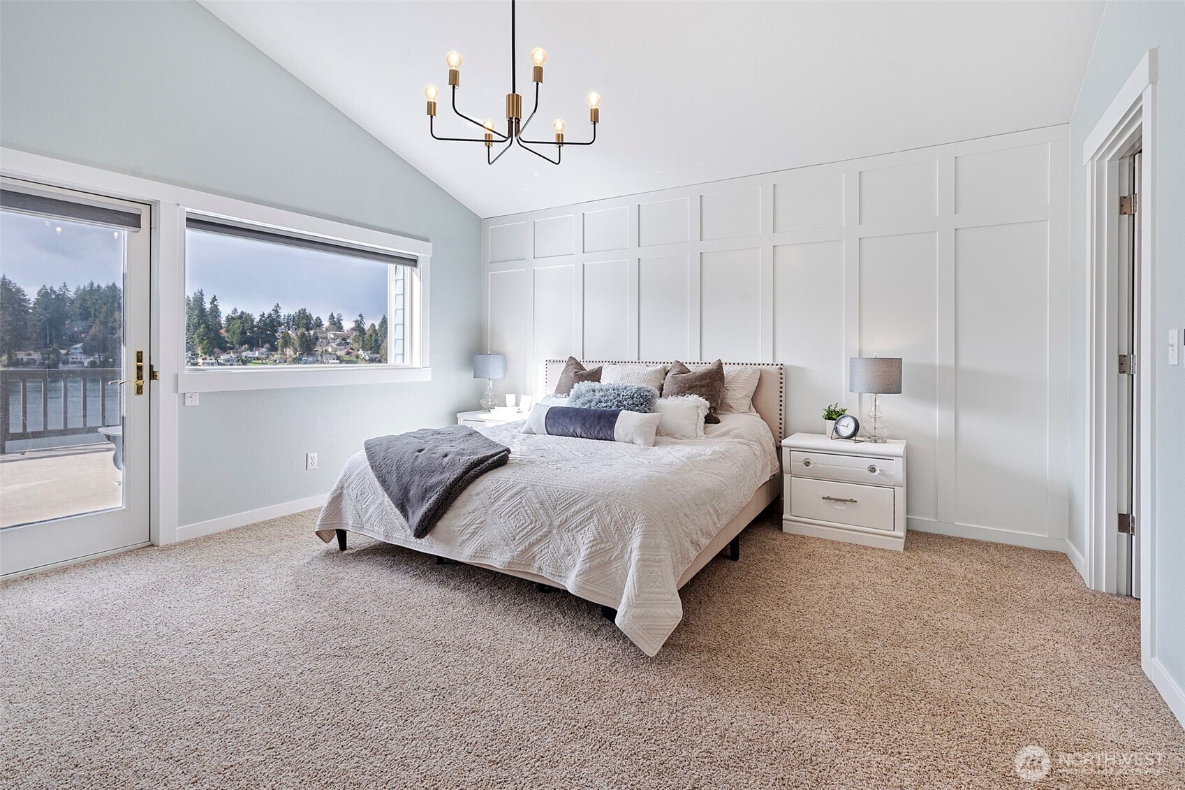 216 Lake Louise Drive SW