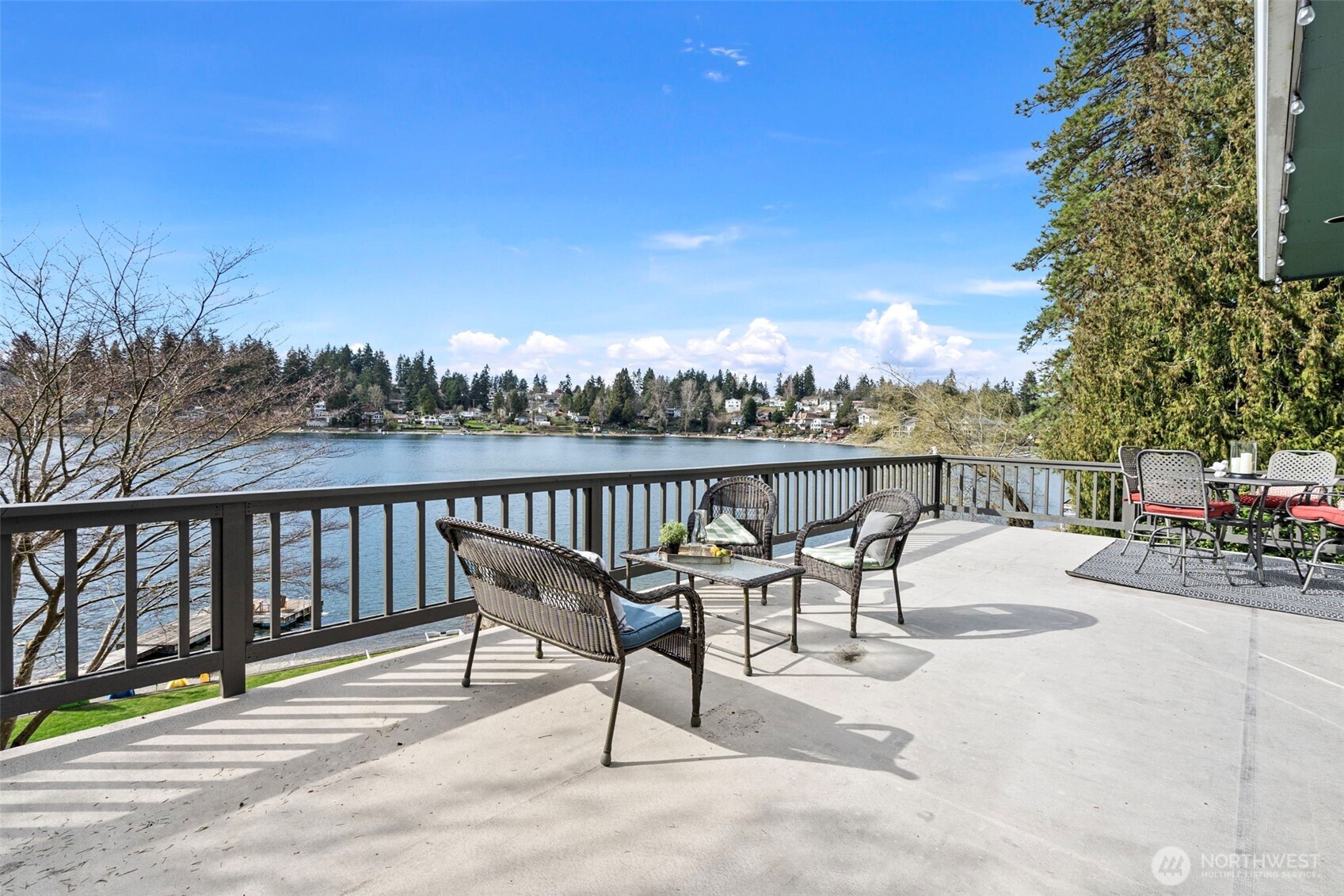 216 Lake Louise Drive SW