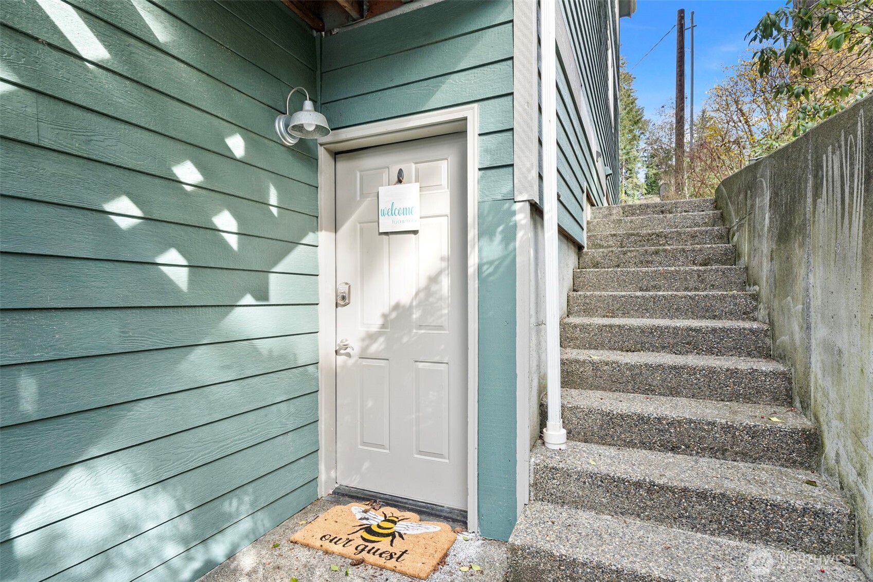 216 Lake Louise Drive SW