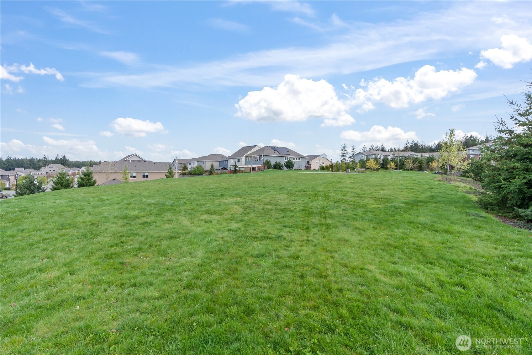 6819 Oleander Avenue NE