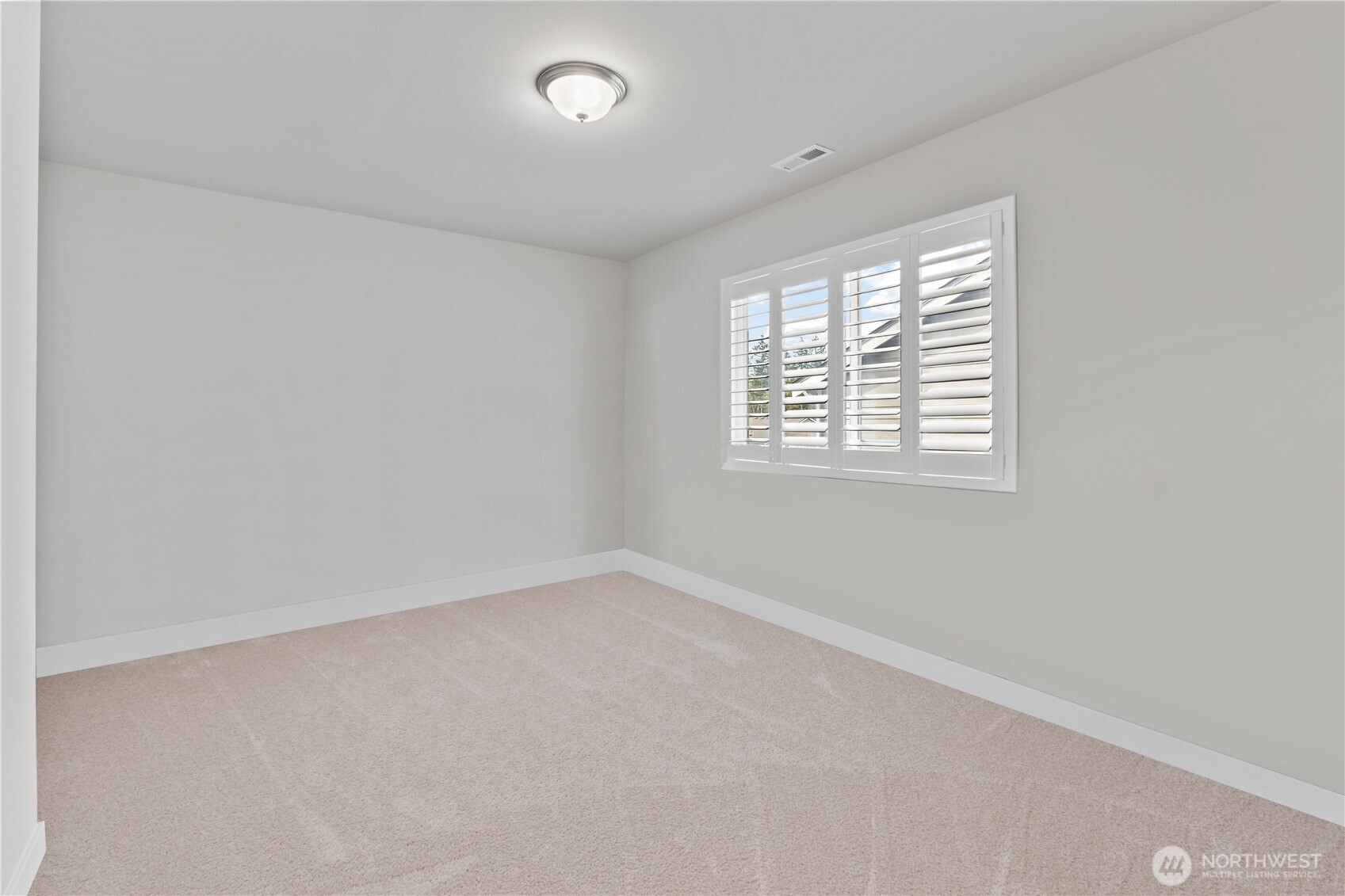 6819 Oleander Avenue NE