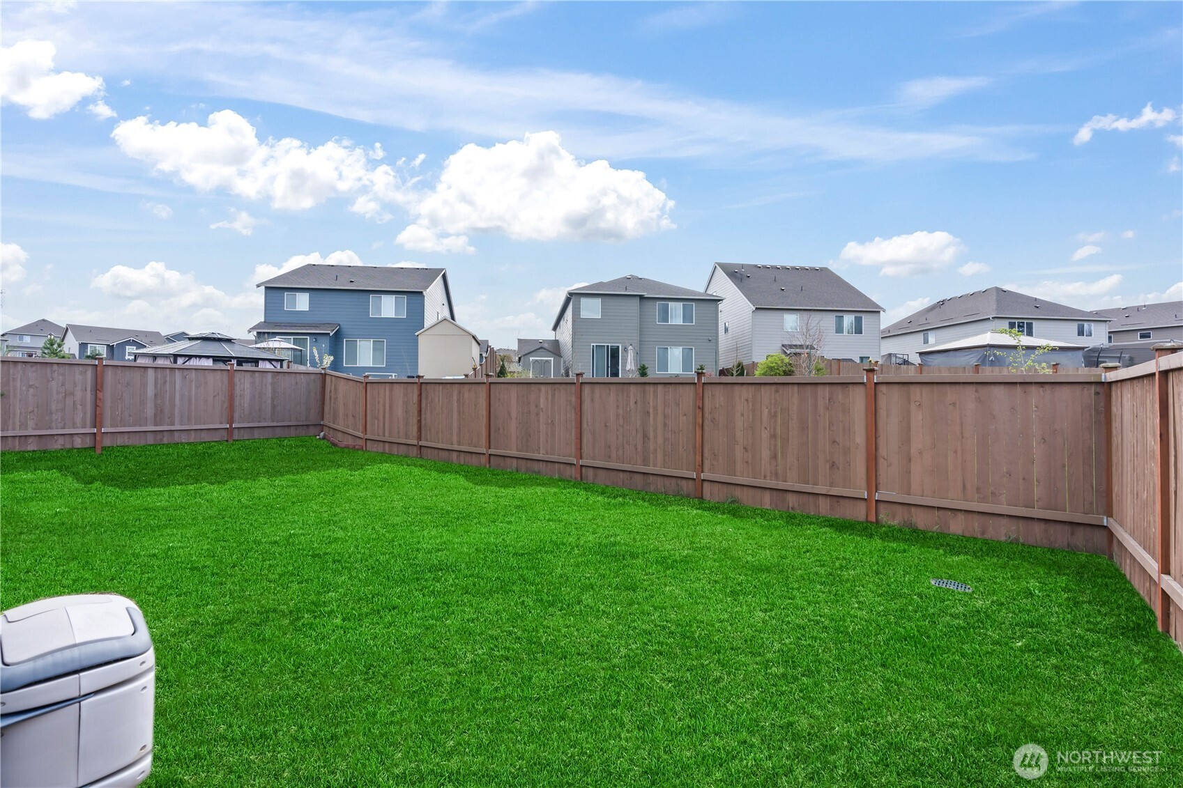 6819 Oleander Avenue NE