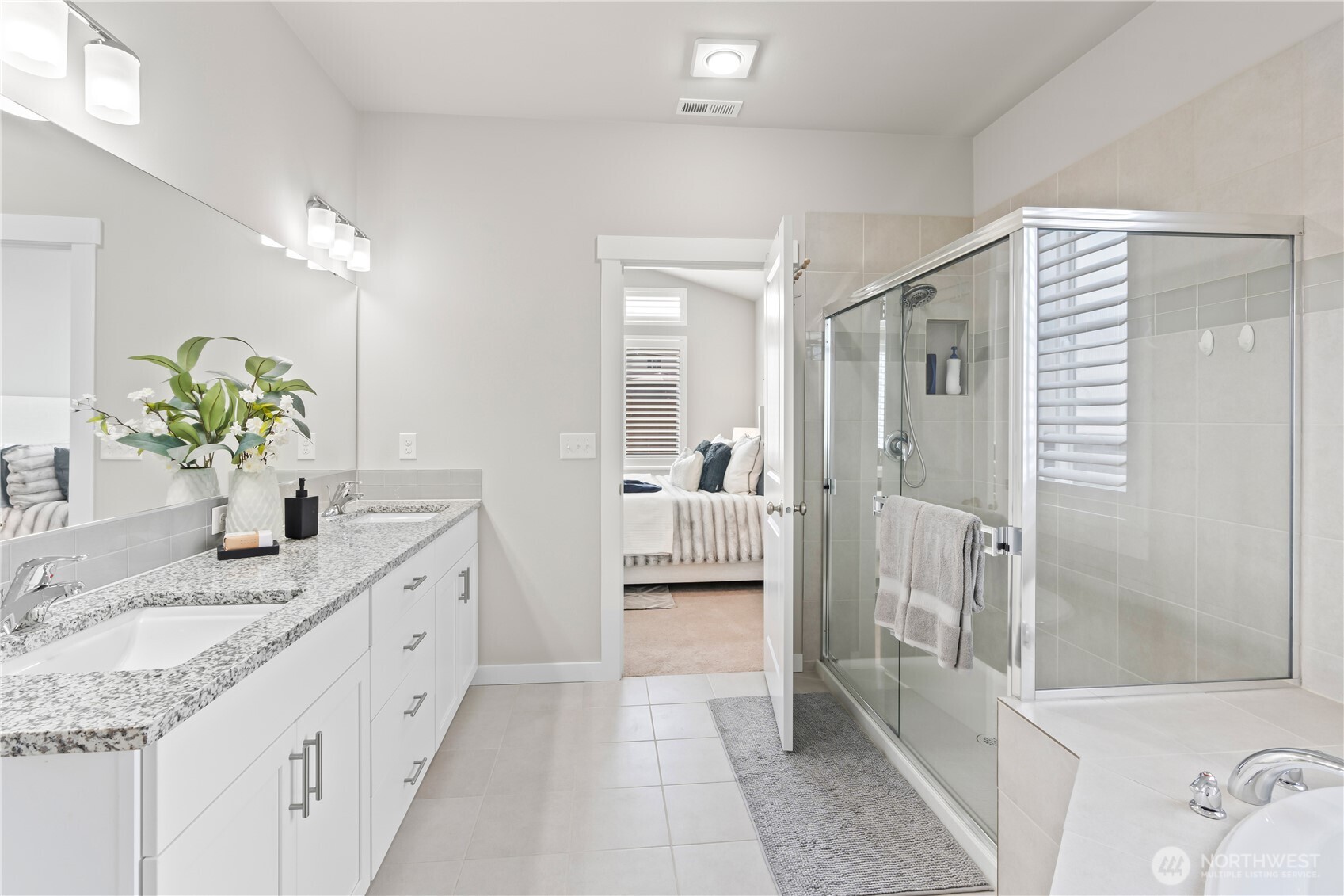 6819 Oleander Avenue NE