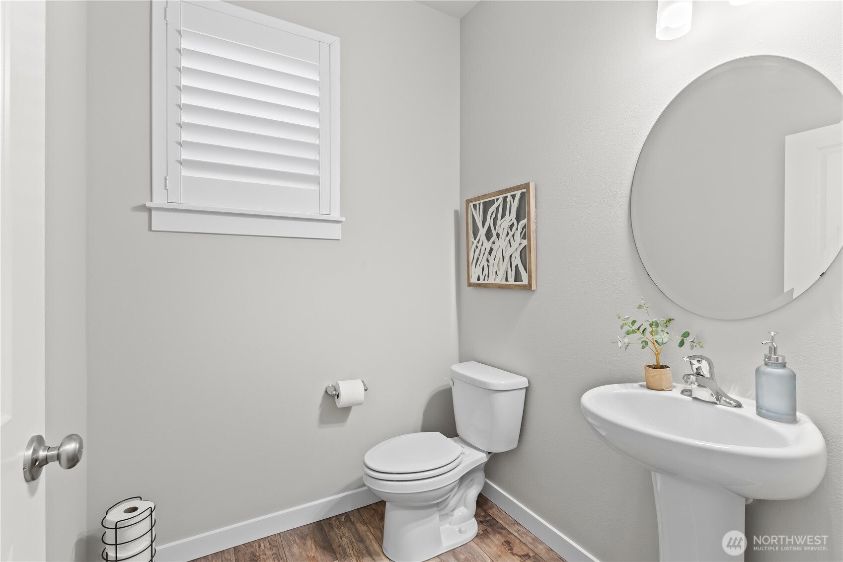 6819 Oleander Avenue NE