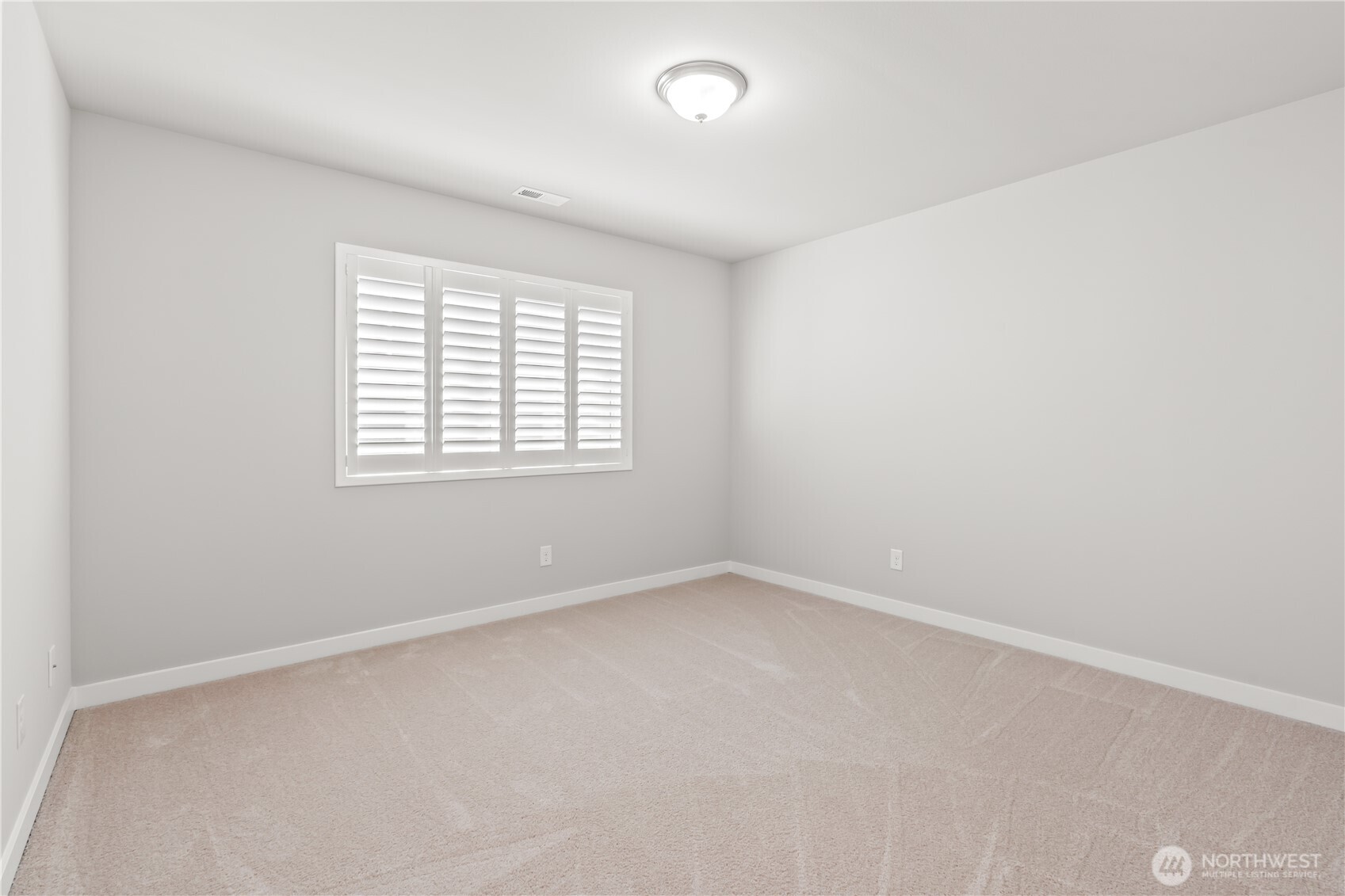 6819 Oleander Avenue NE